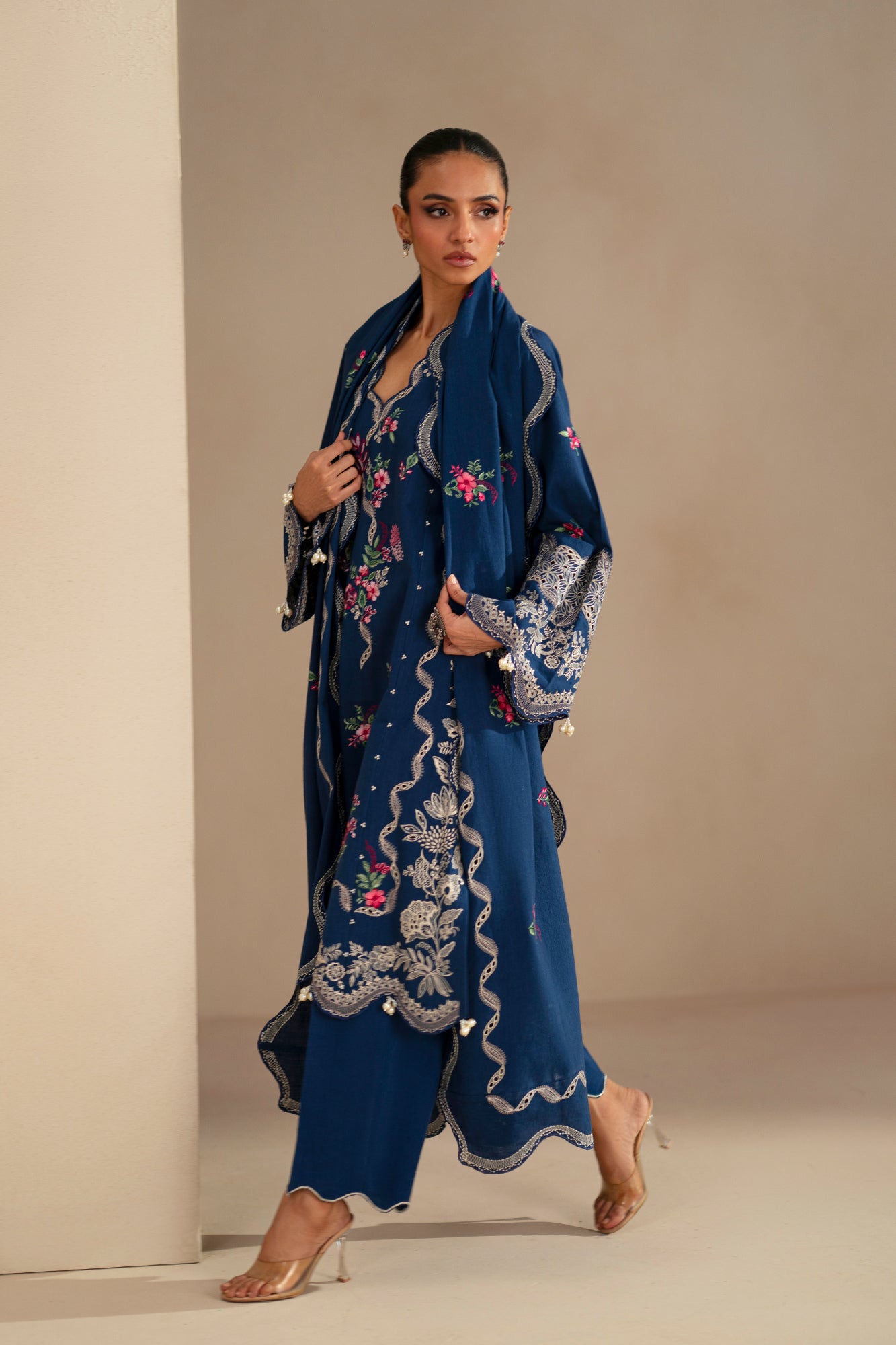 EMBROIDERED SUIT (E0785/203/622)