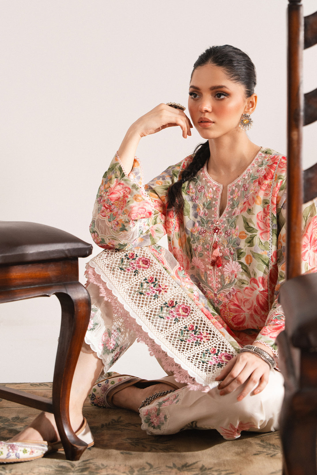 EMBROIDERED SUIT (E3265/103/130)