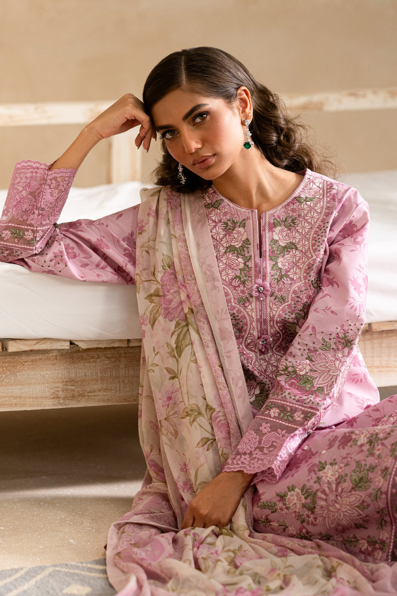 EMBROIDERED SUIT (E0547/203/413)