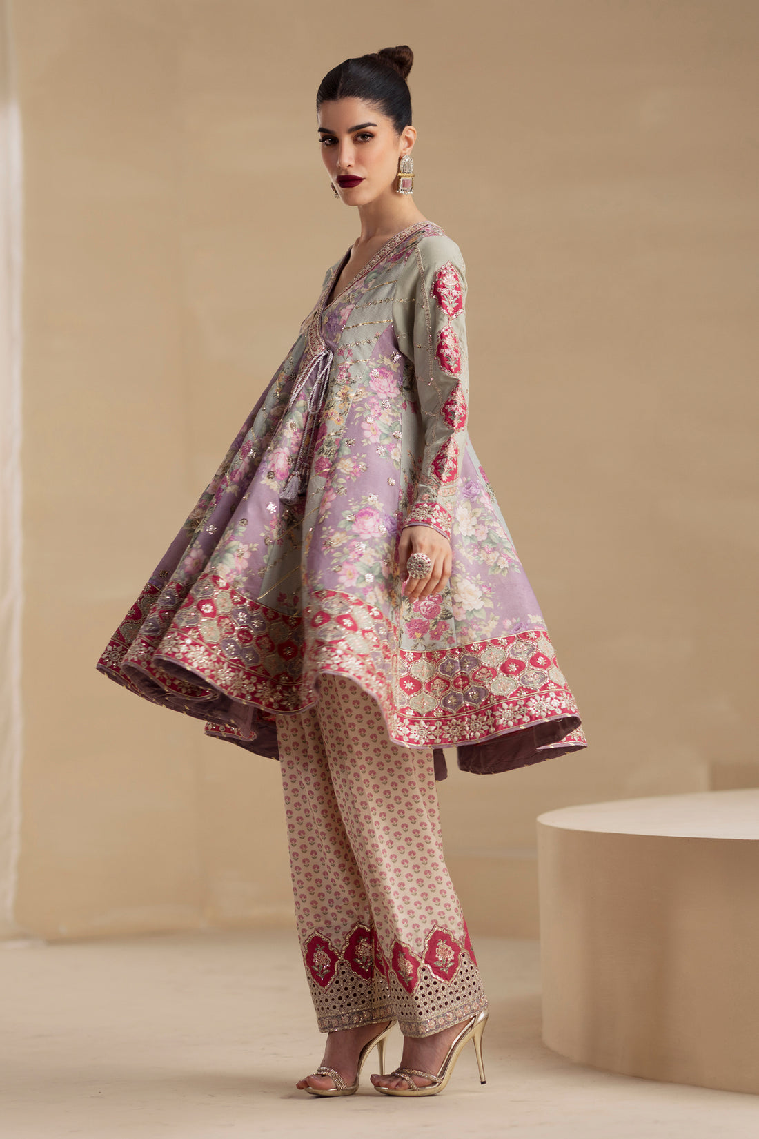 EMBROIDERED SUIT (E0913/104/718)