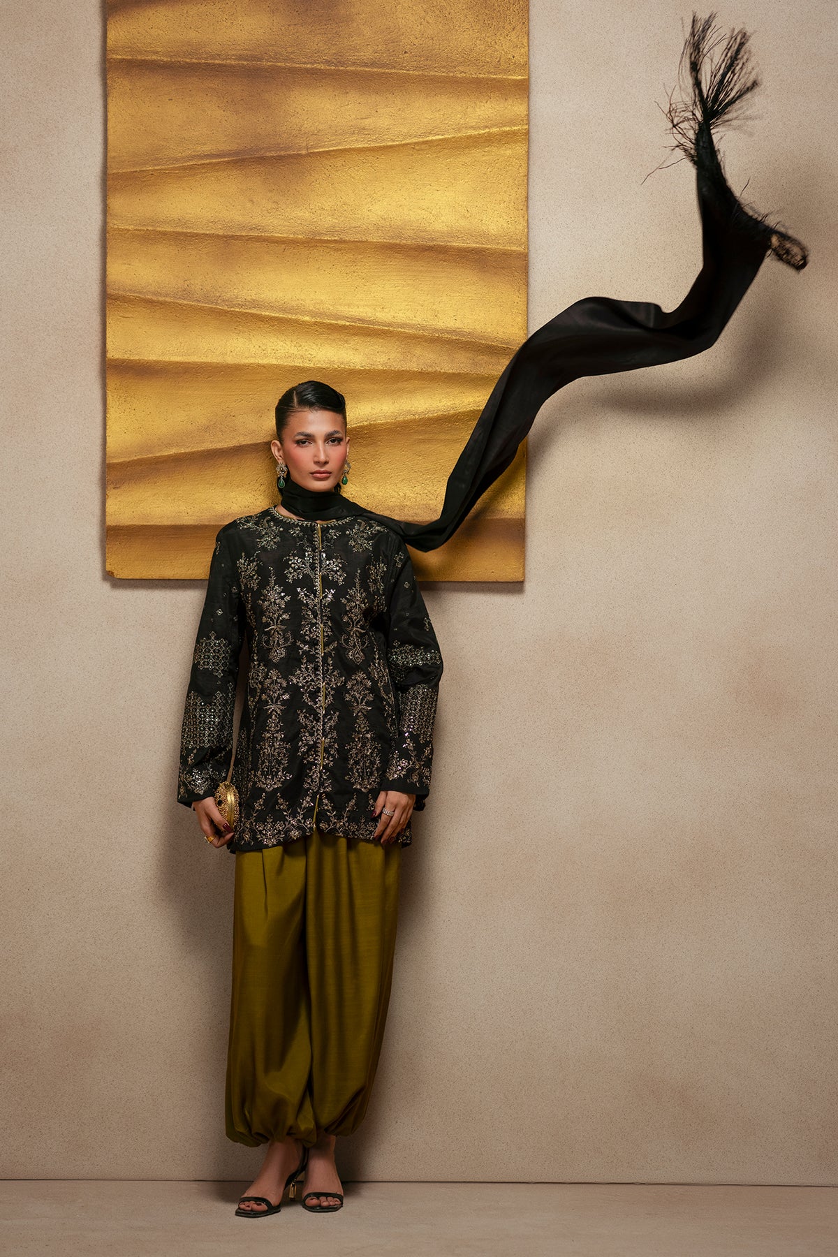 EMBROIDERED SUIT (E1274-104-901)