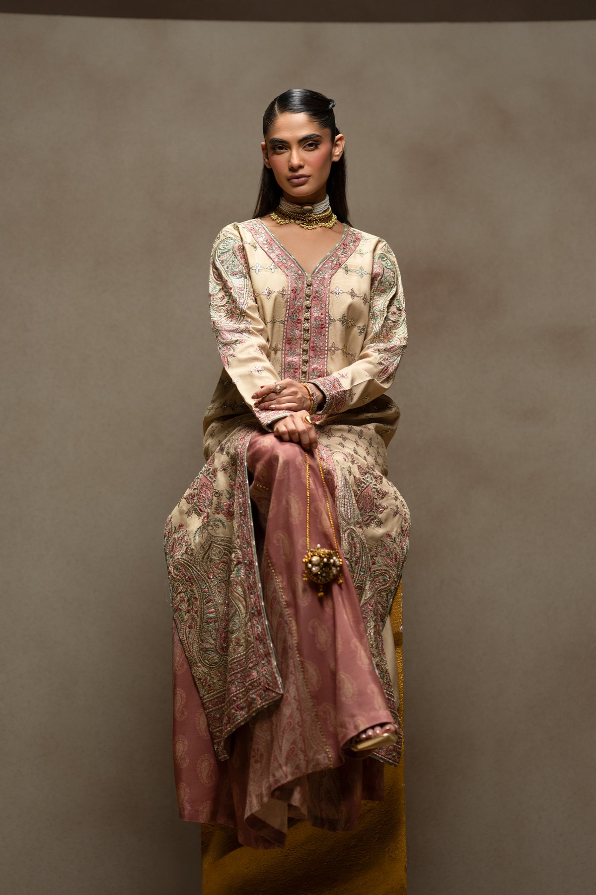 EMBROIDERED SUIT (E1247-104-808)