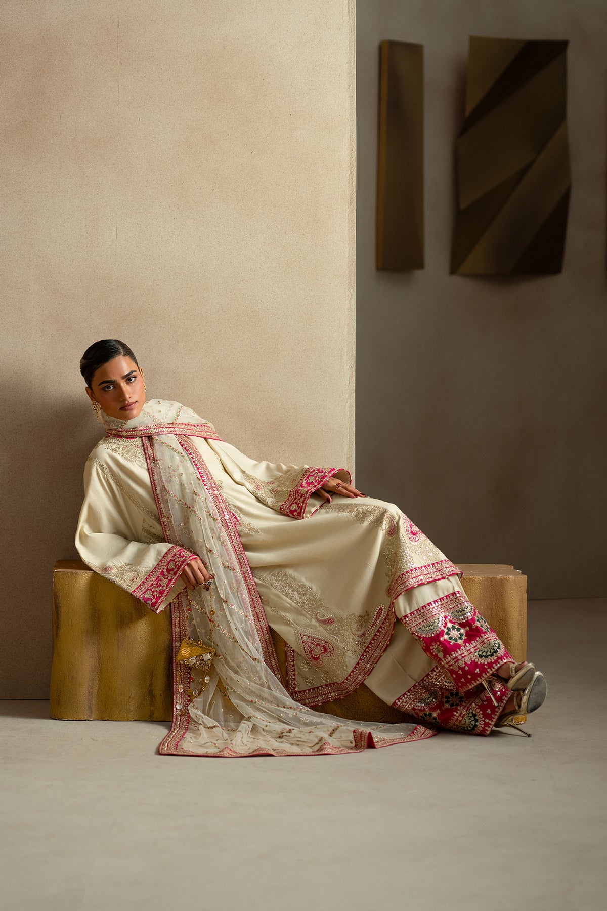 EMBROIDERED SUIT (E1239-104-004)