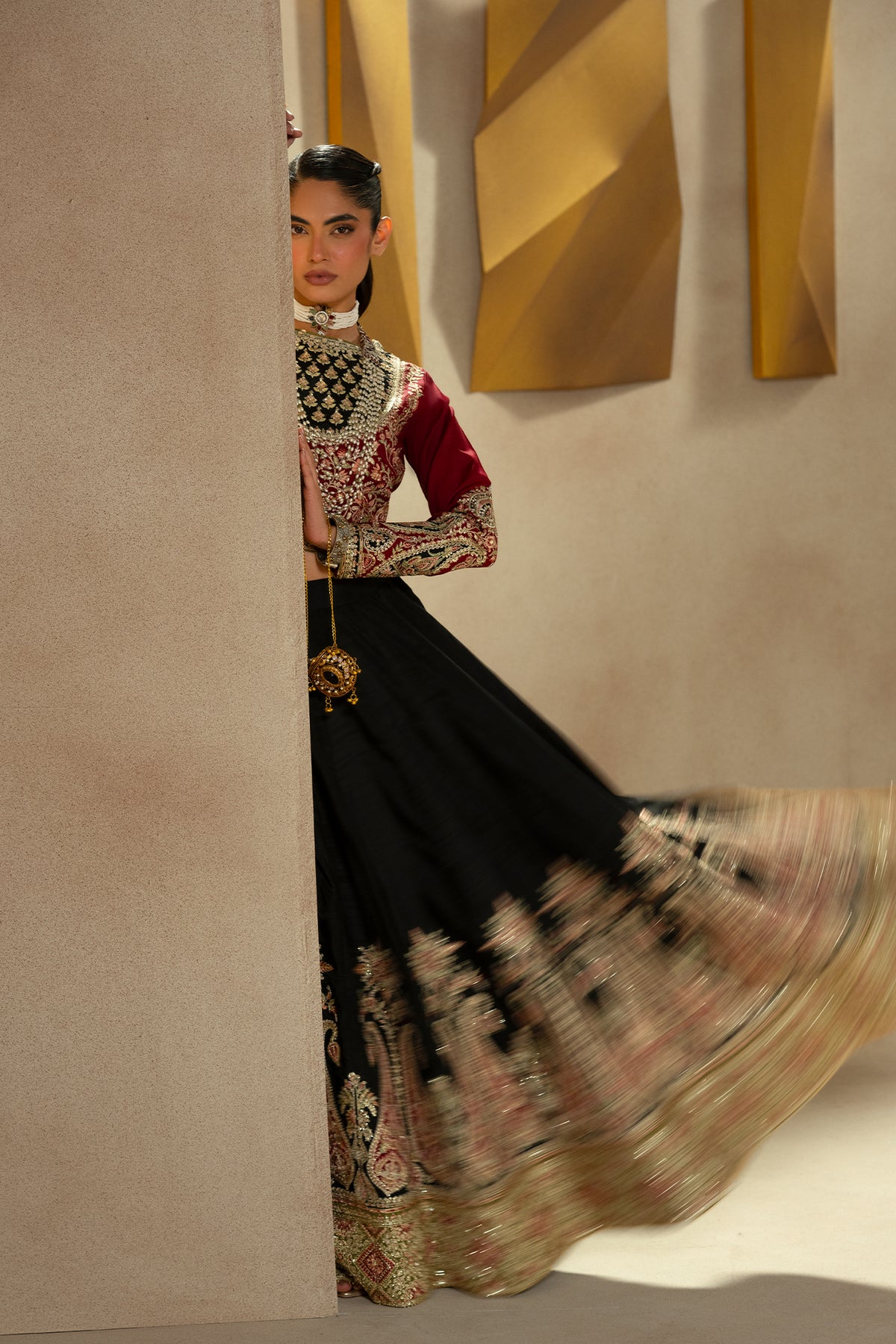 EMBROIDERED SUIT (E1261-104-901)