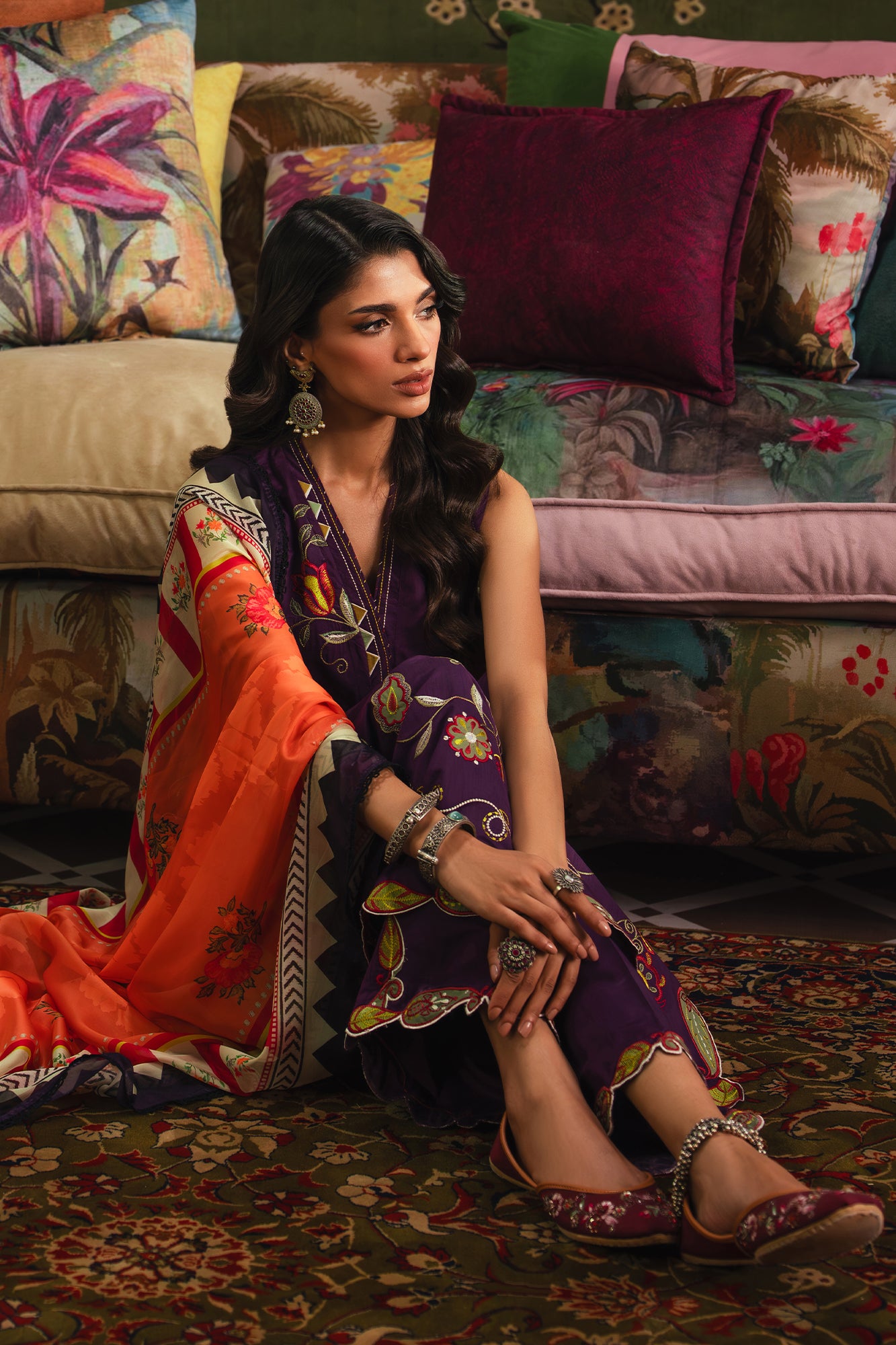 EMBROIDERED SUIT (E4132/103/518)