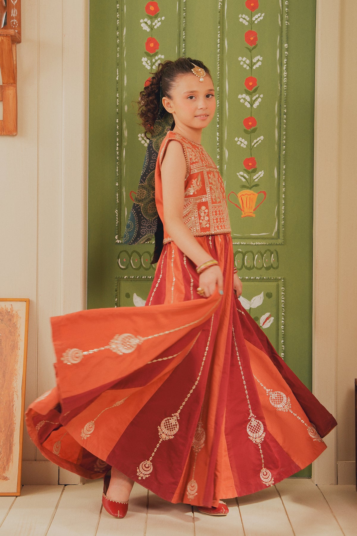 EMBROIDERED SUIT (E1066-404-211 E1066-304-211)