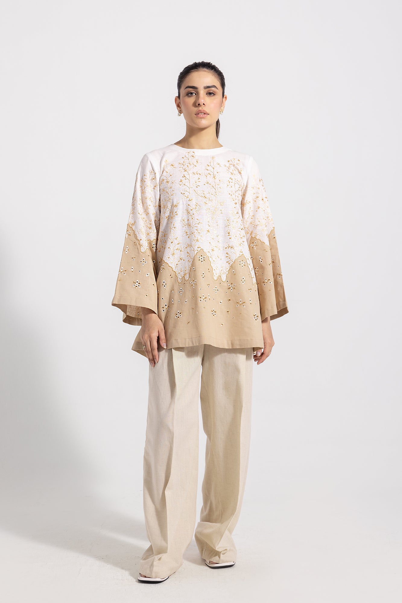 EMBROIDERED TOP (E0015/119/225)