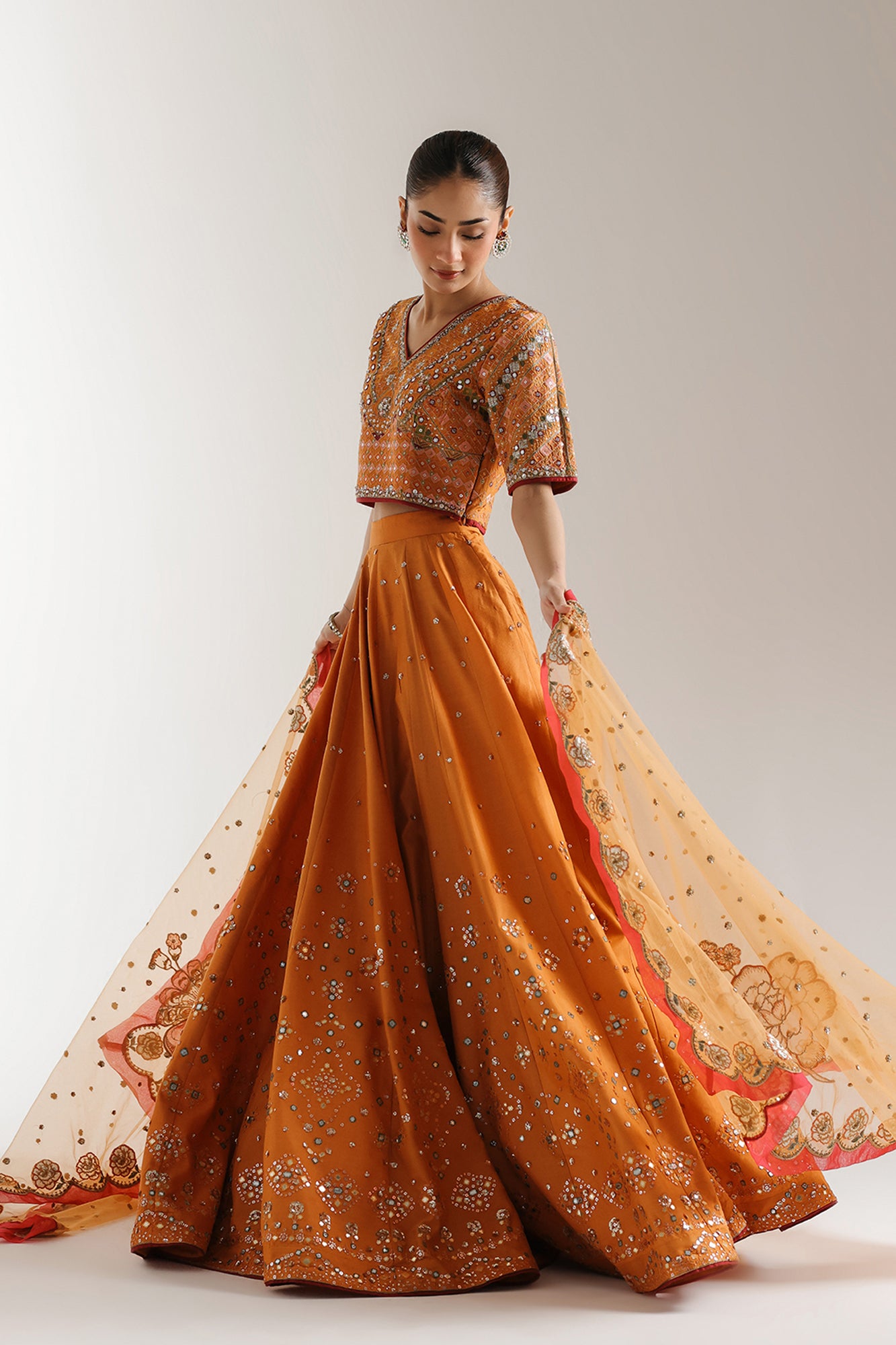EMBROIDERED SUIT (E0043/115/220)