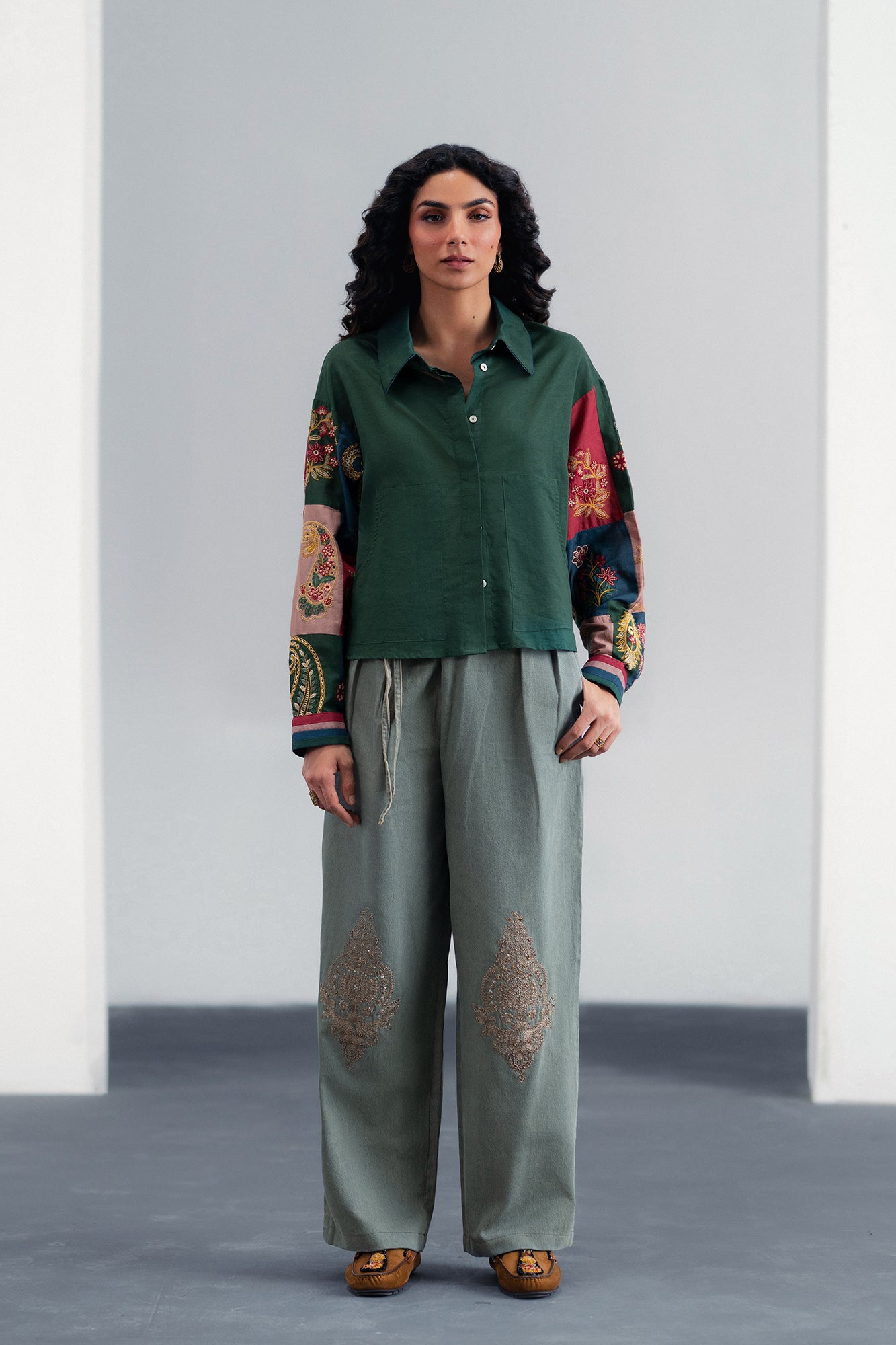 EMBROIDERED SHIRT (E0061/120/705)