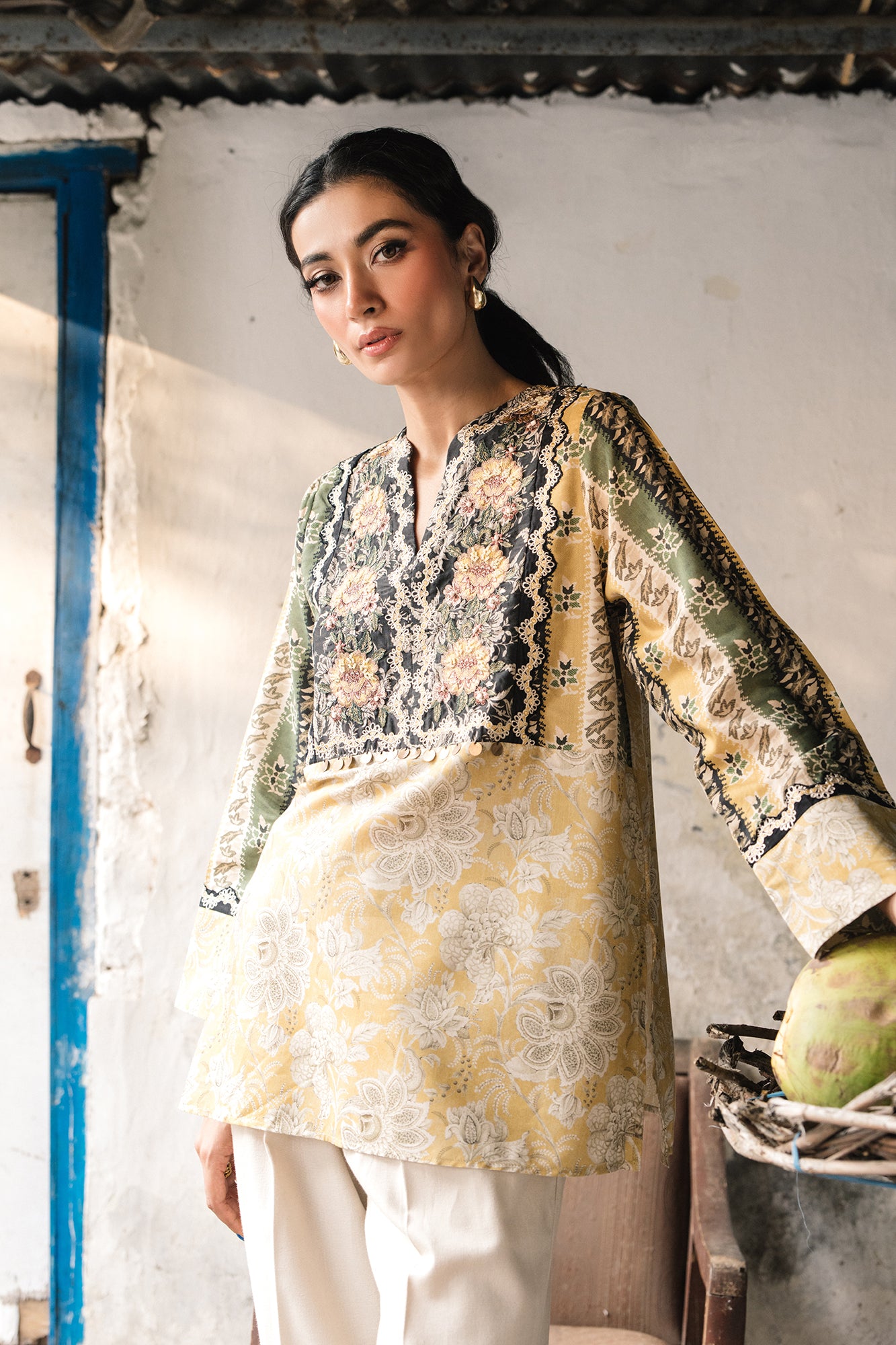 EMBROIDERED KURTI (E0194/119/114)