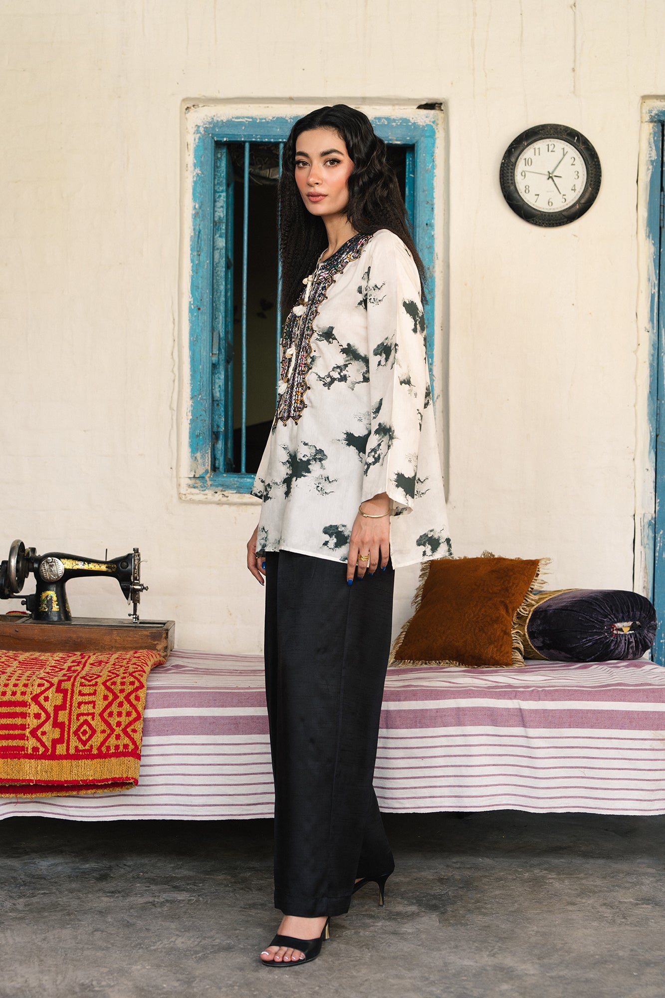 EMBROIDERED KURTI (E0212/119/006)