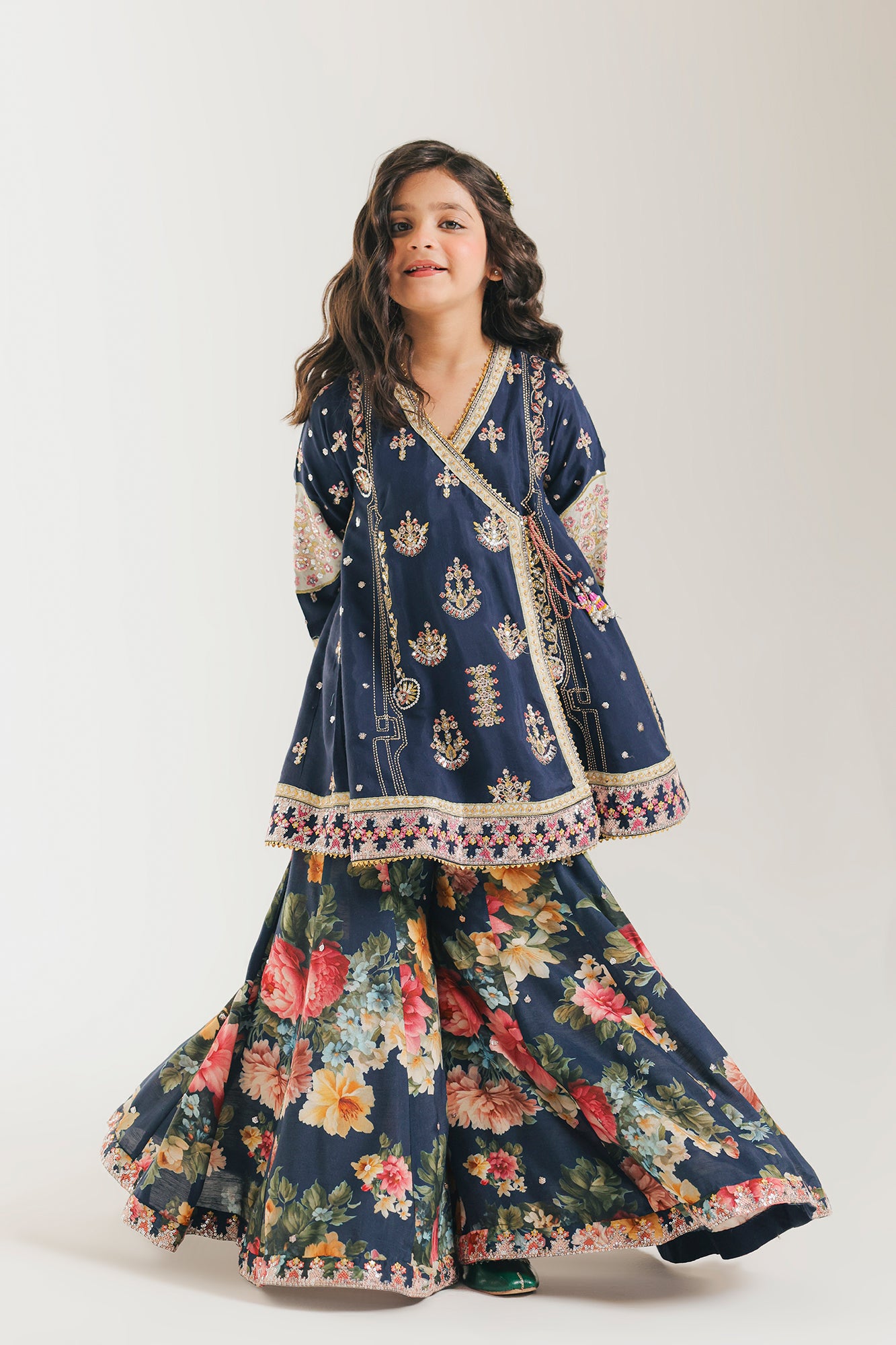 EMBROIDERED SUIT (E0224/415/622 E0224/315/622)