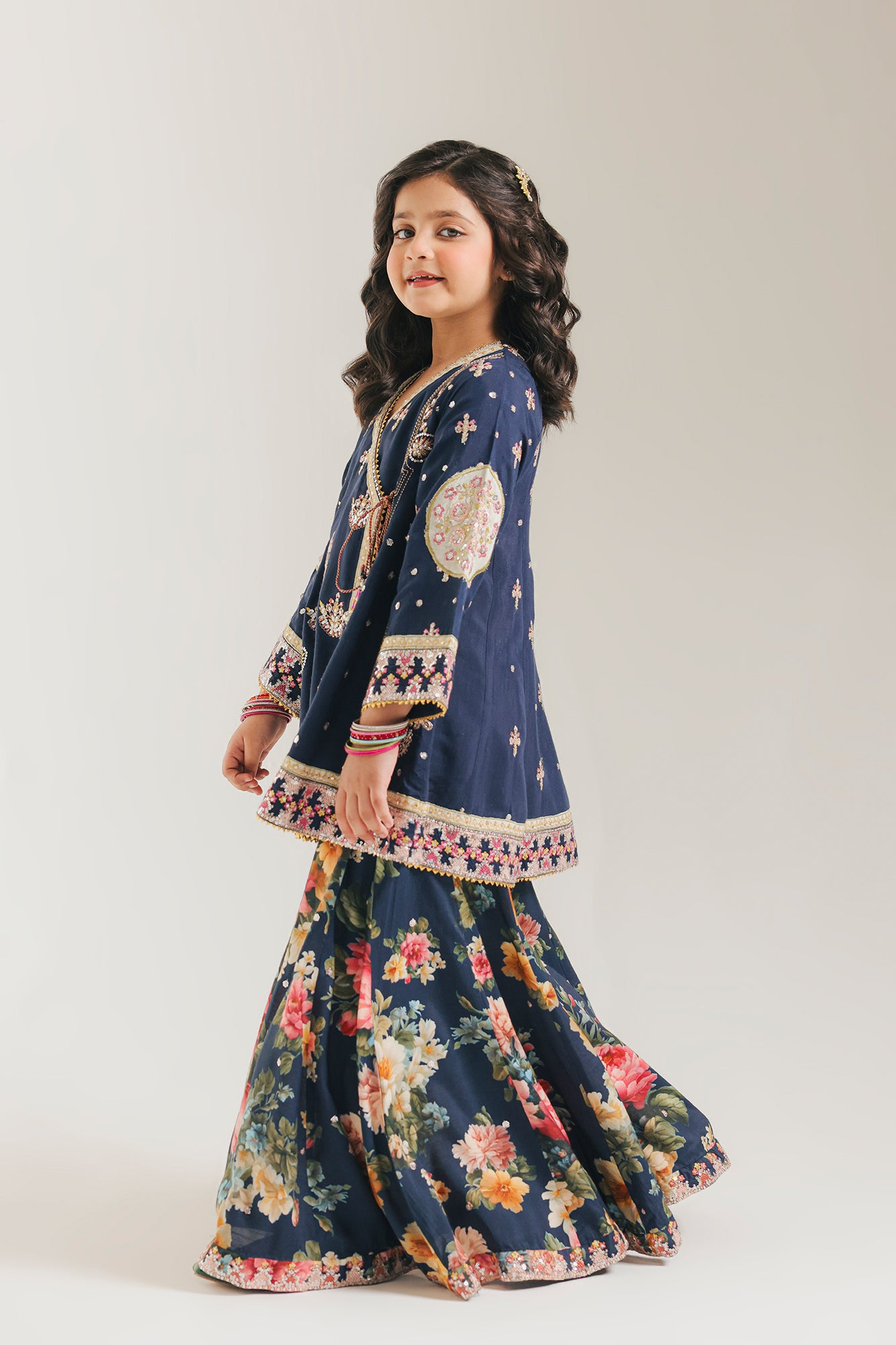 EMBROIDERED SUIT (E0224/415/622 E0224/315/622)