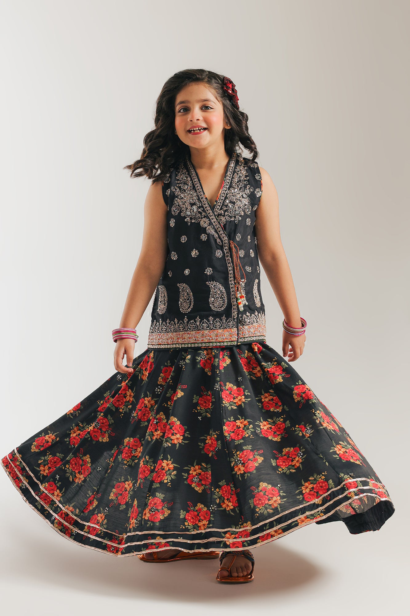 EMBROIDERED SUIT (E0226/415/902 E0226/315/902)