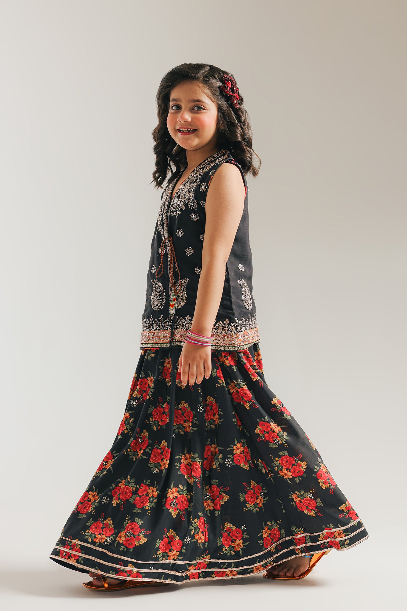 EMBROIDERED SUIT (E0226/415/902 E0226/315/902)