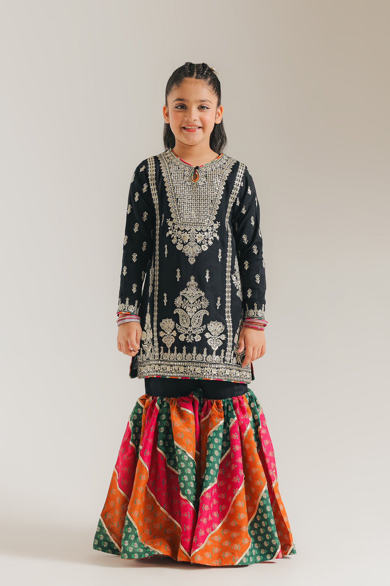 EMBROIDERED SUIT (E0251/415/901 E0251/315/901)