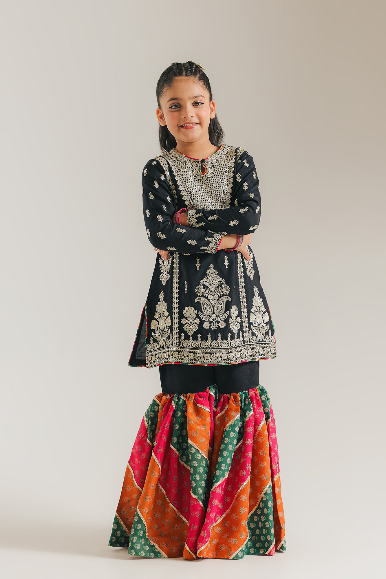 EMBROIDERED SUIT (E0251/415/901 E0251/315/901)