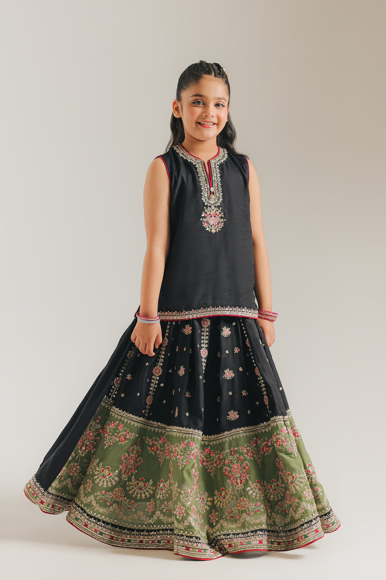 EMBROIDERED SUIT (E0257/415/902 E0257/315/902)