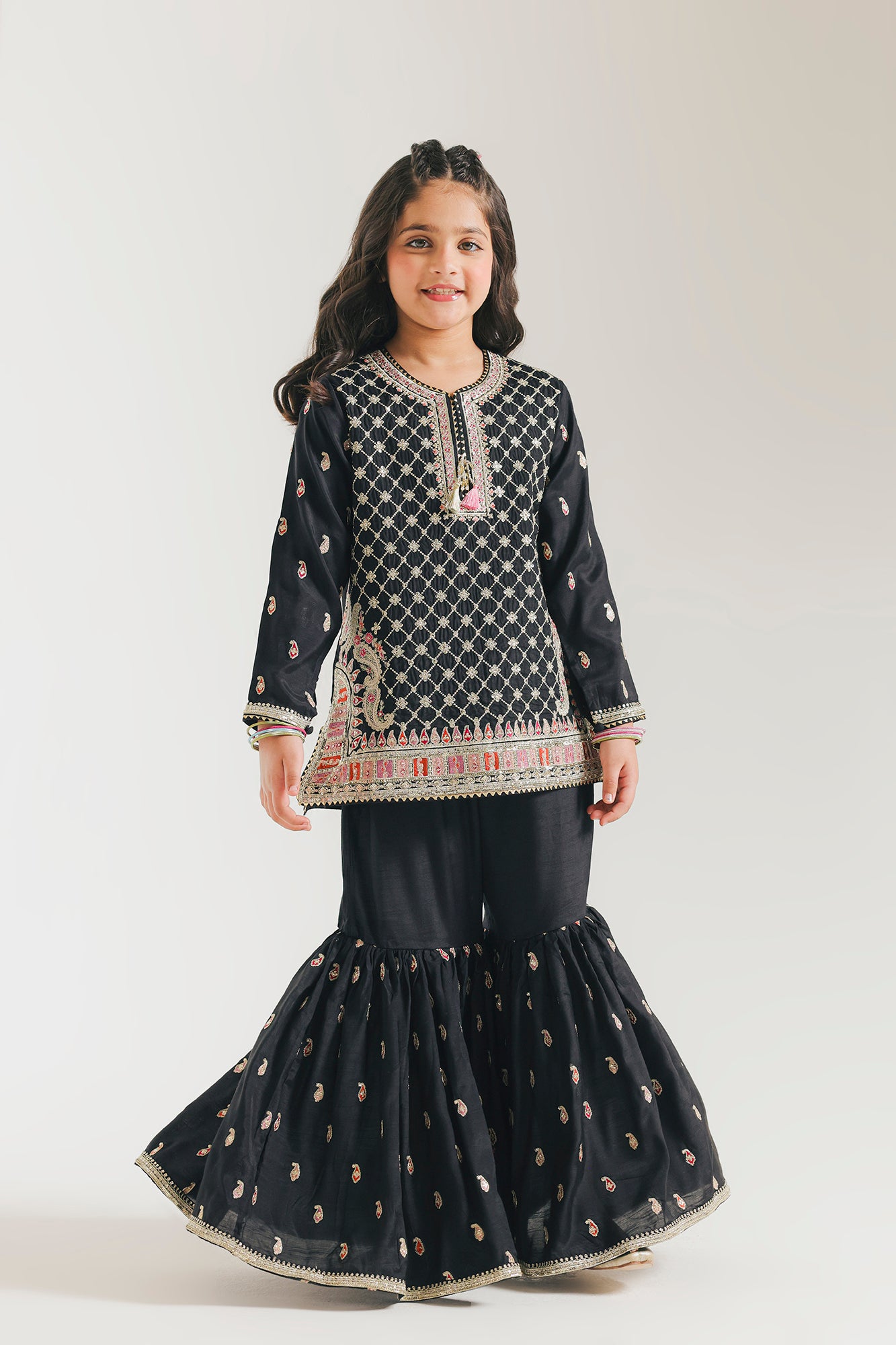 EMBROIDERED SUIT (E0307/415/901 E0307/315/901)