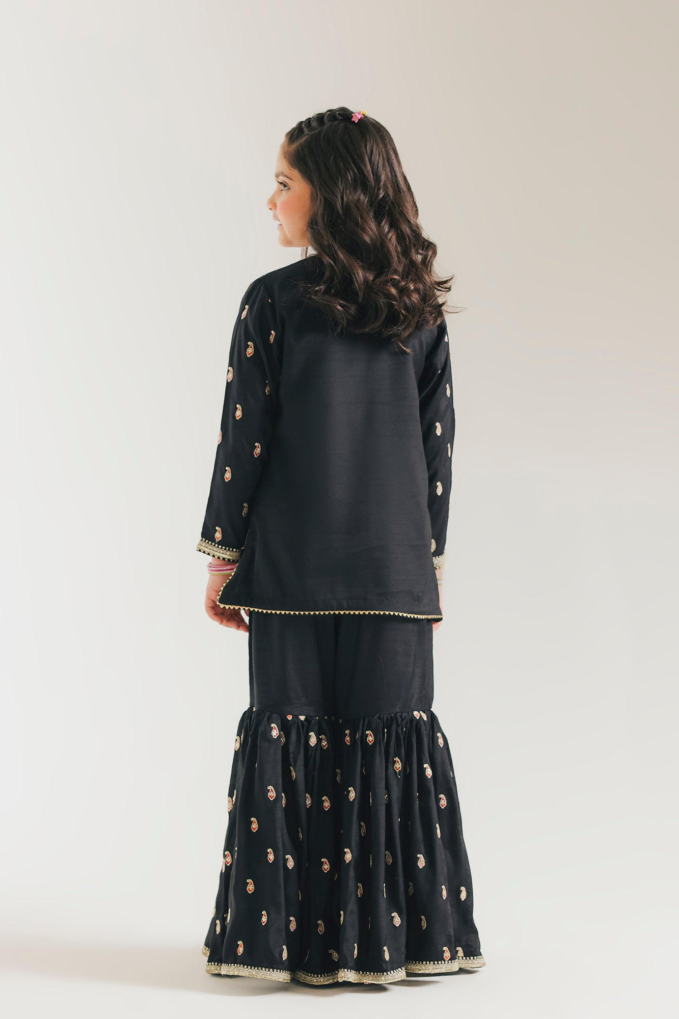 EMBROIDERED SUIT (E0307/415/901 E0307/315/901)