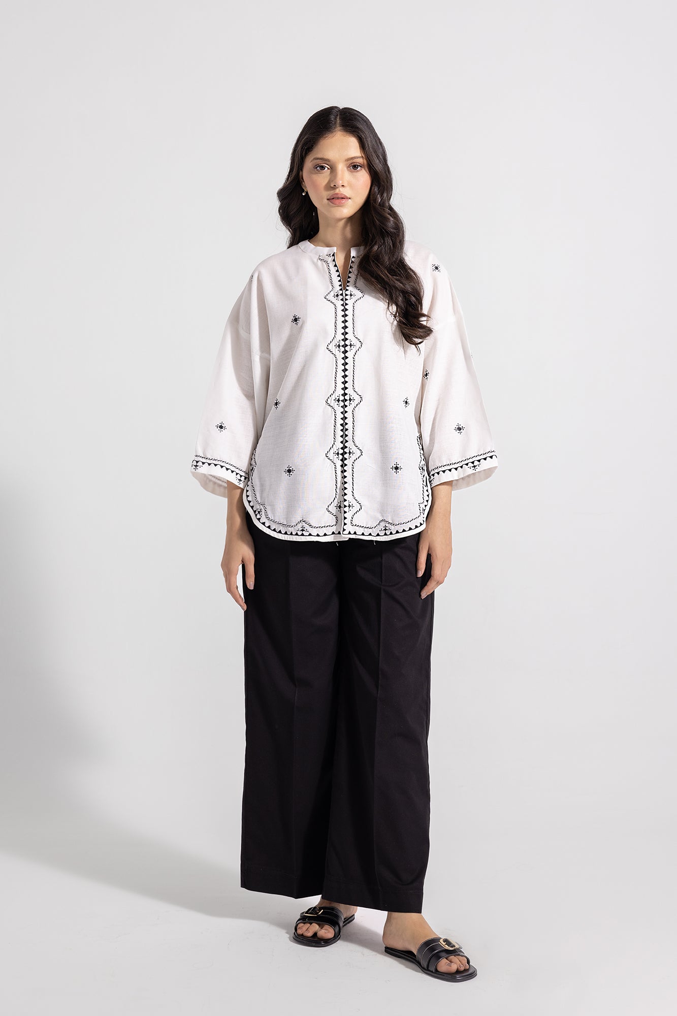EMBROIDERED TOP (E0400/101/002)