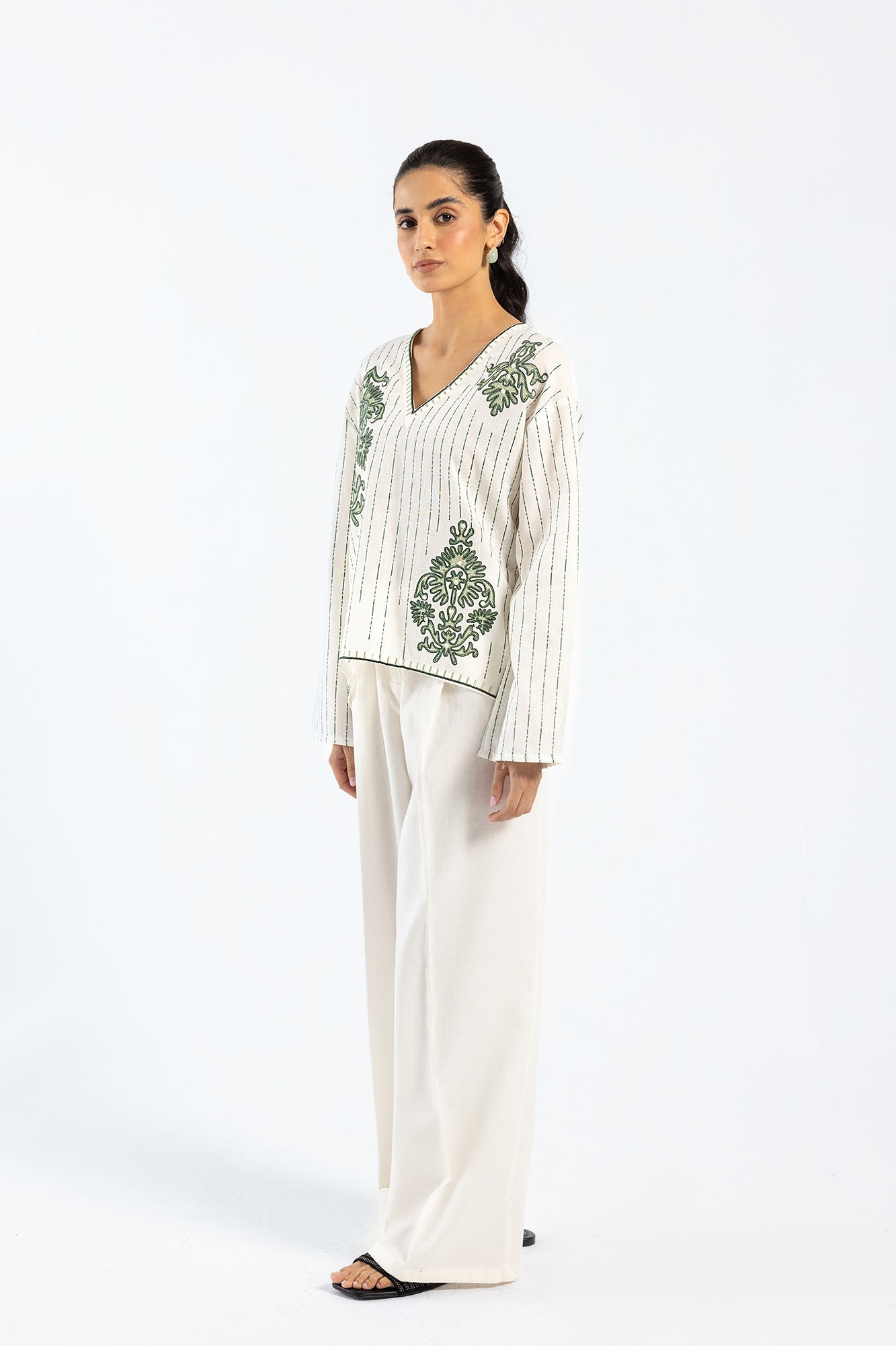 EMBROIDERED TOP (E0433/101/001)