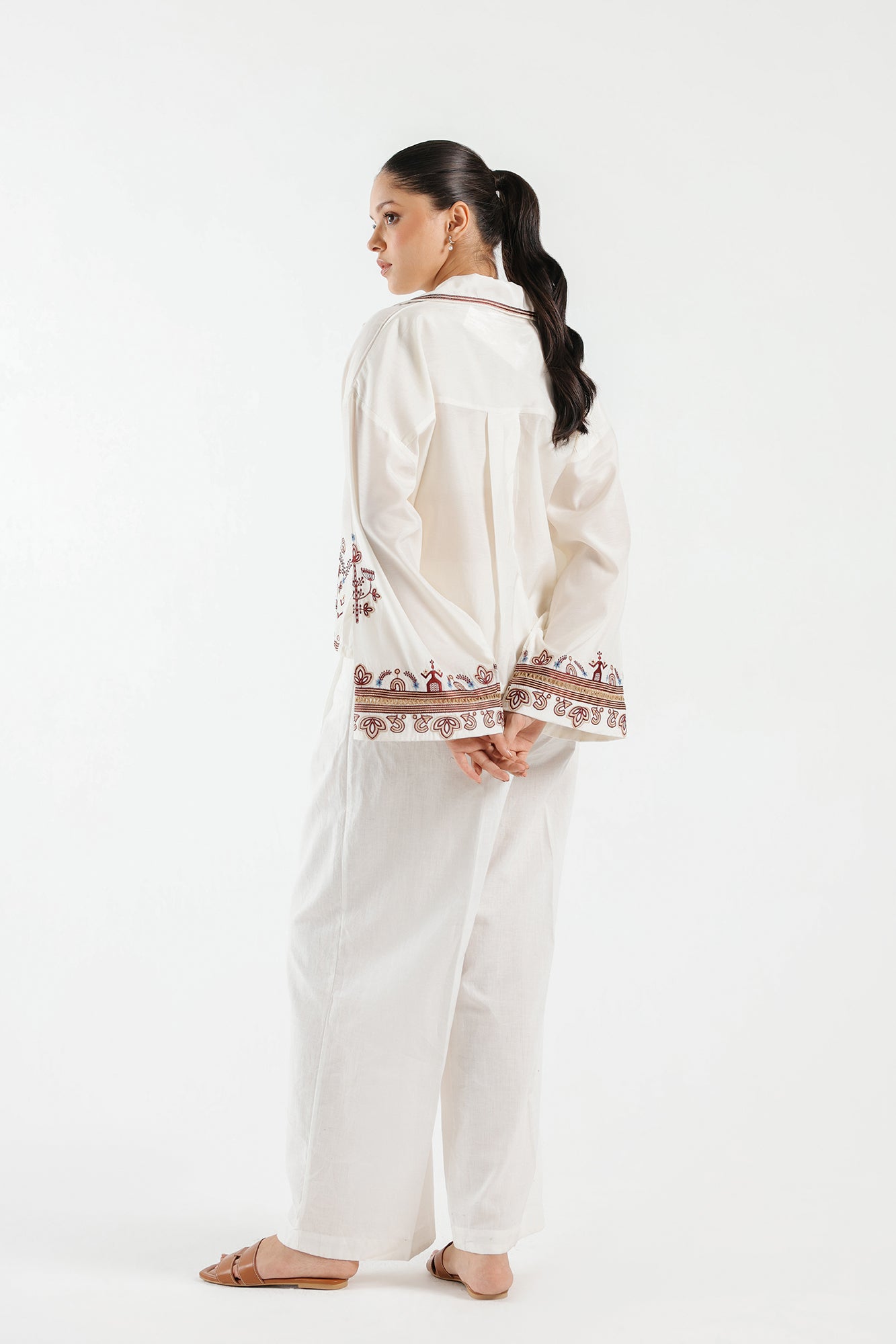 EMBROIDERED TOP (E0436/101/002)