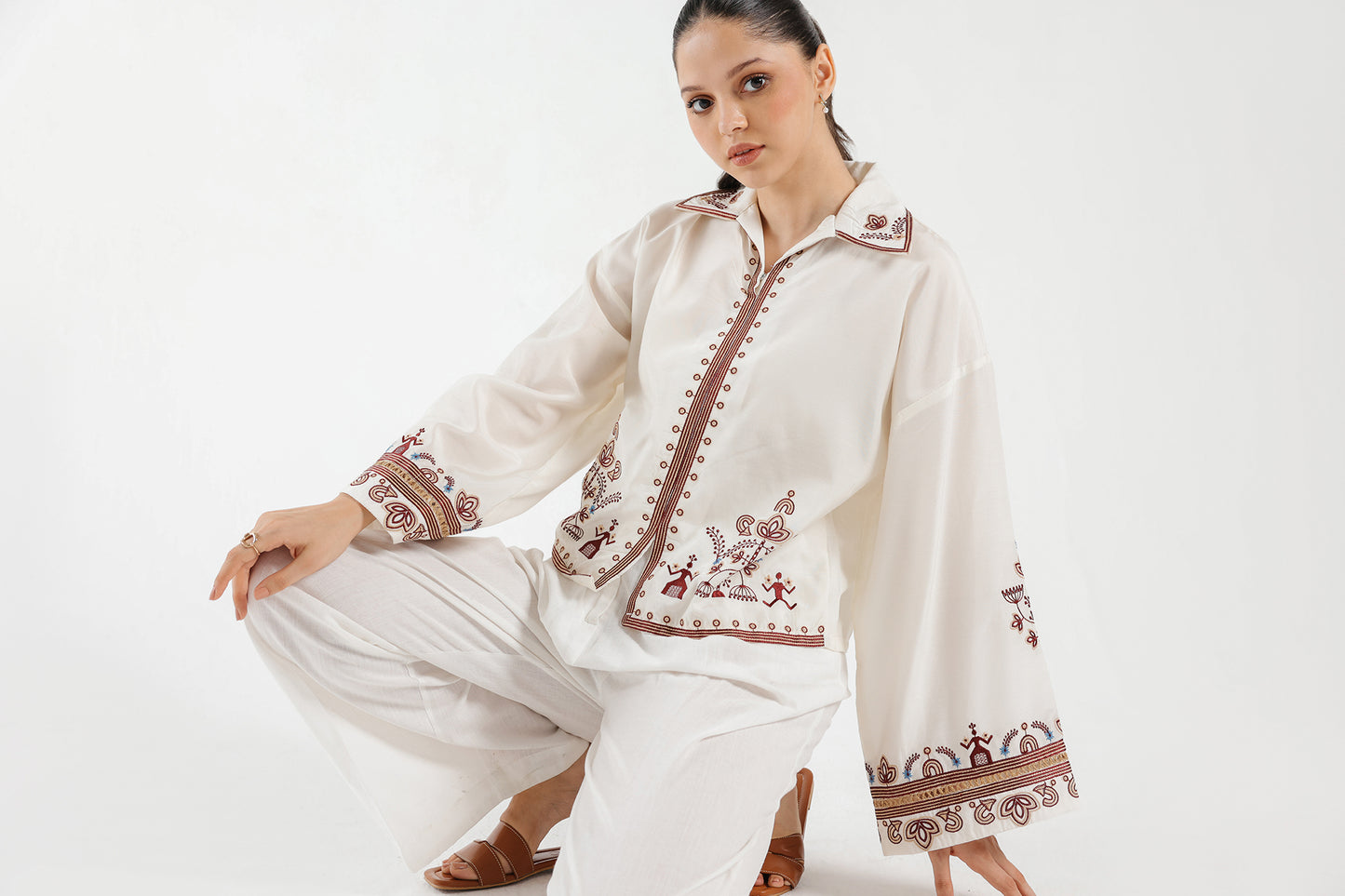 EMBROIDERED TOP (E0436/101/002)