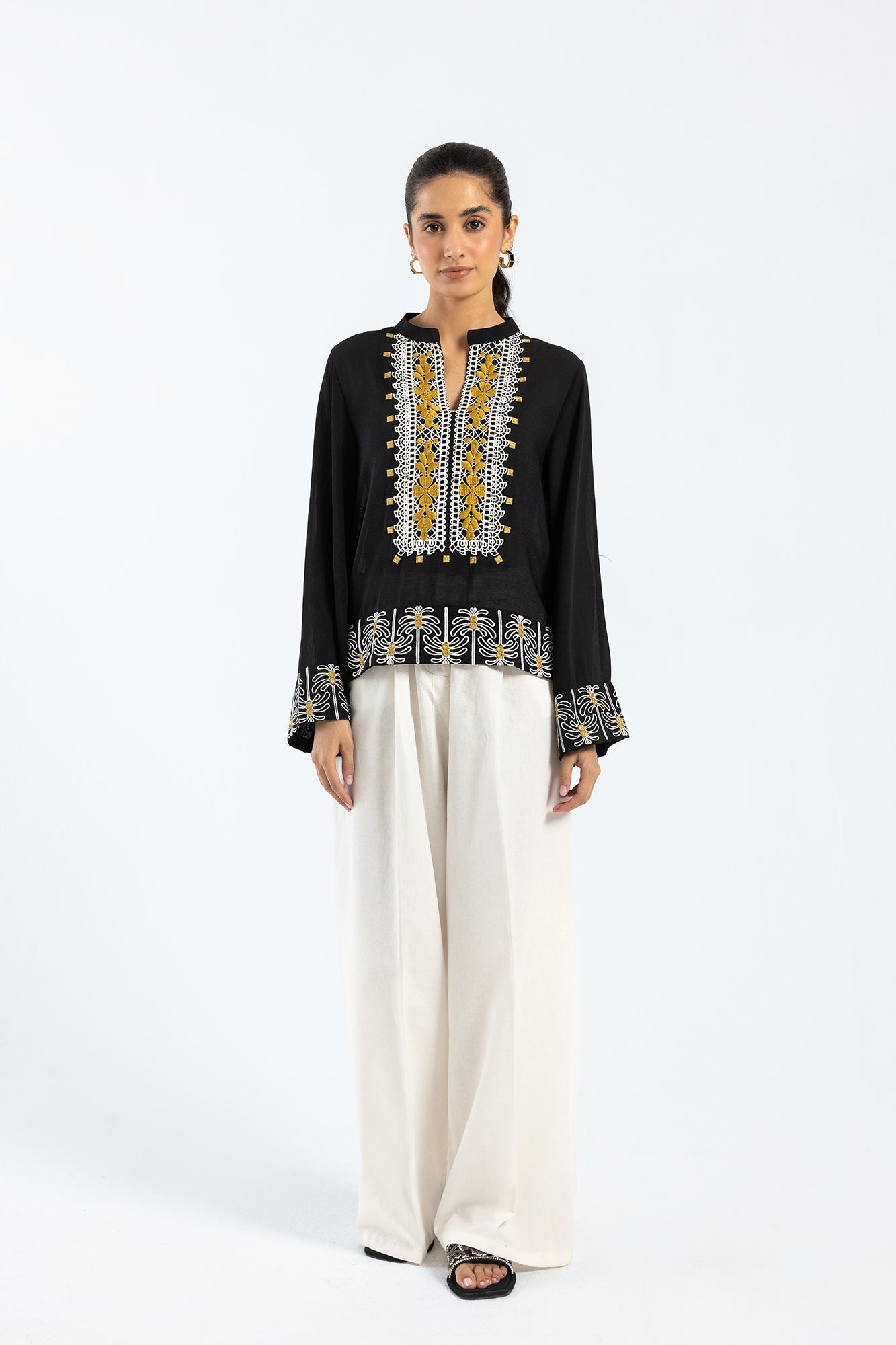 EMBROIDERED TOP (E0438/101/902)