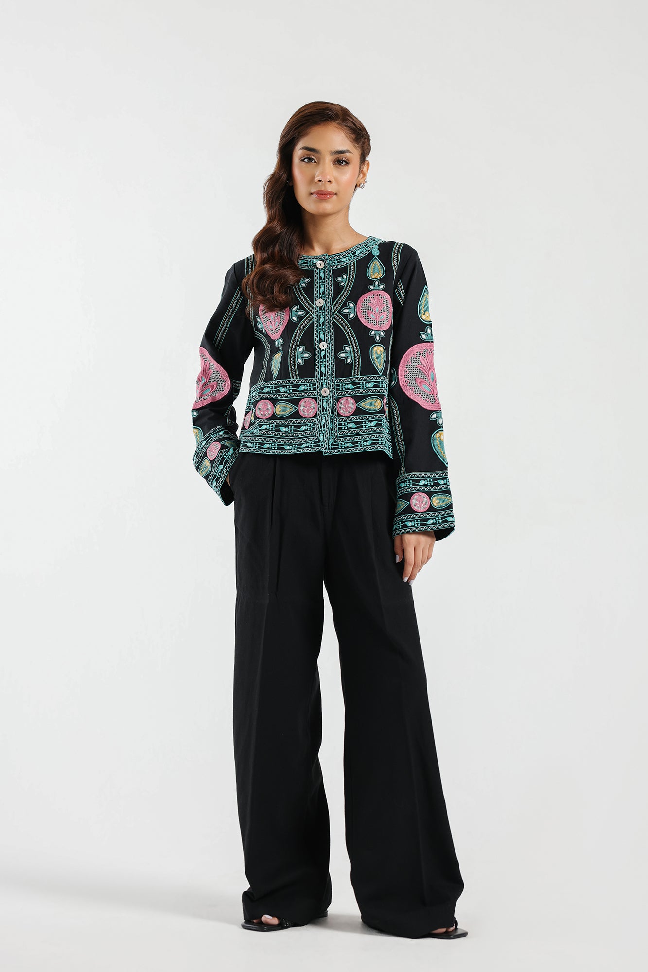 EMBROIDERED TOP (E0439/101/902)