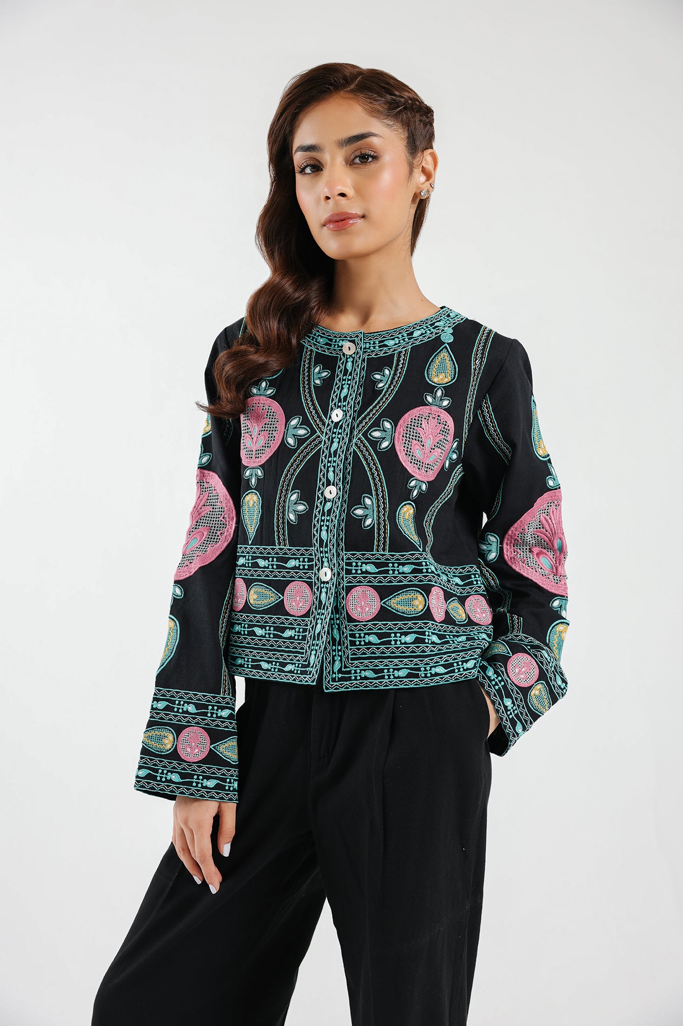 EMBROIDERED TOP (E0439/101/902)