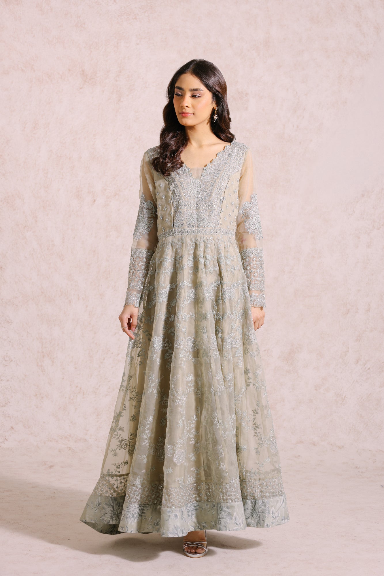 MDB 22008 ( Buy Anarkali Suits Online Uk ) | Boutique dress designs,  Dresses canada online, Punjabi suits designer boutique