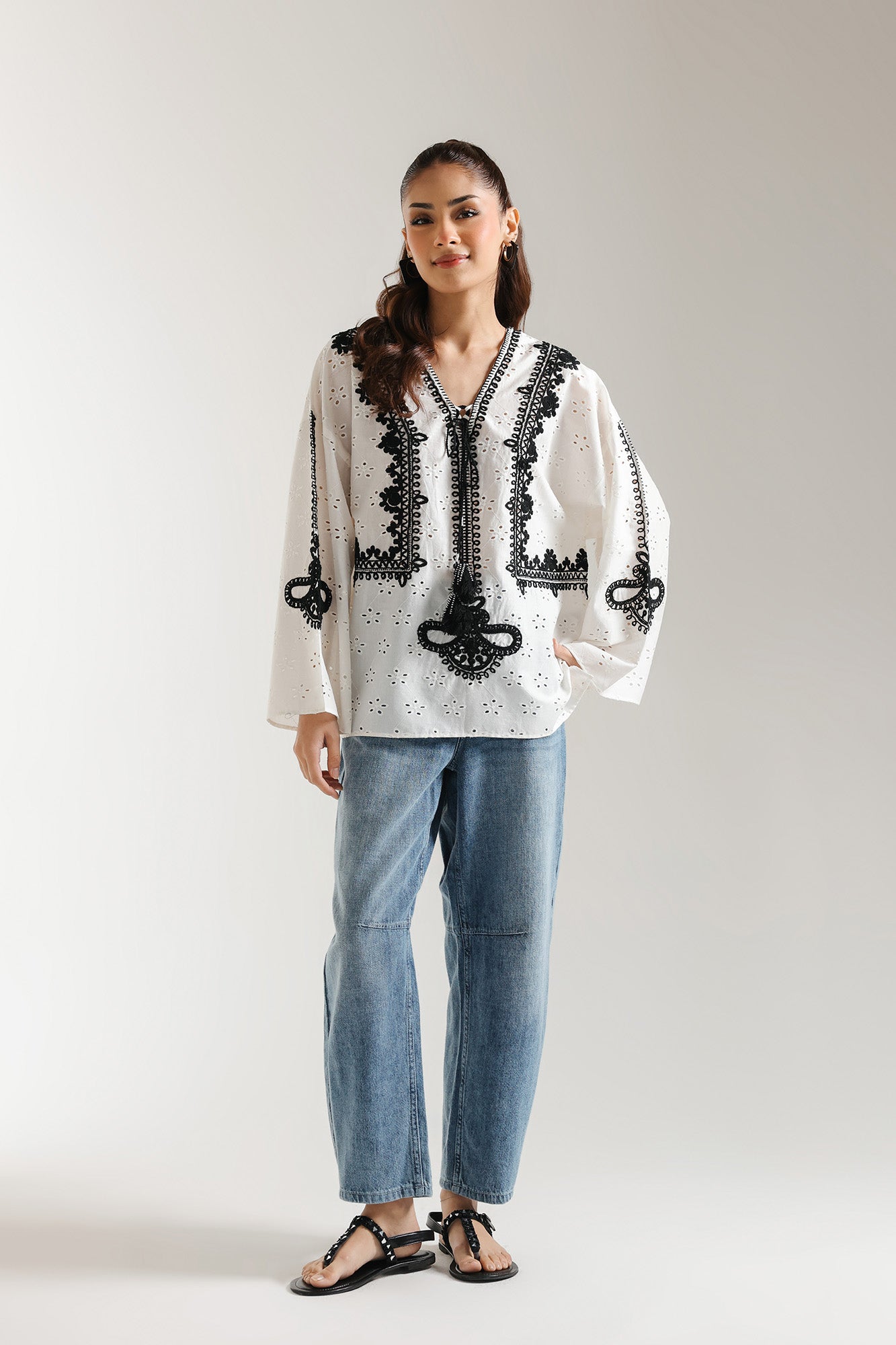 EMBROIDERED TOP (E0509/101/001)
