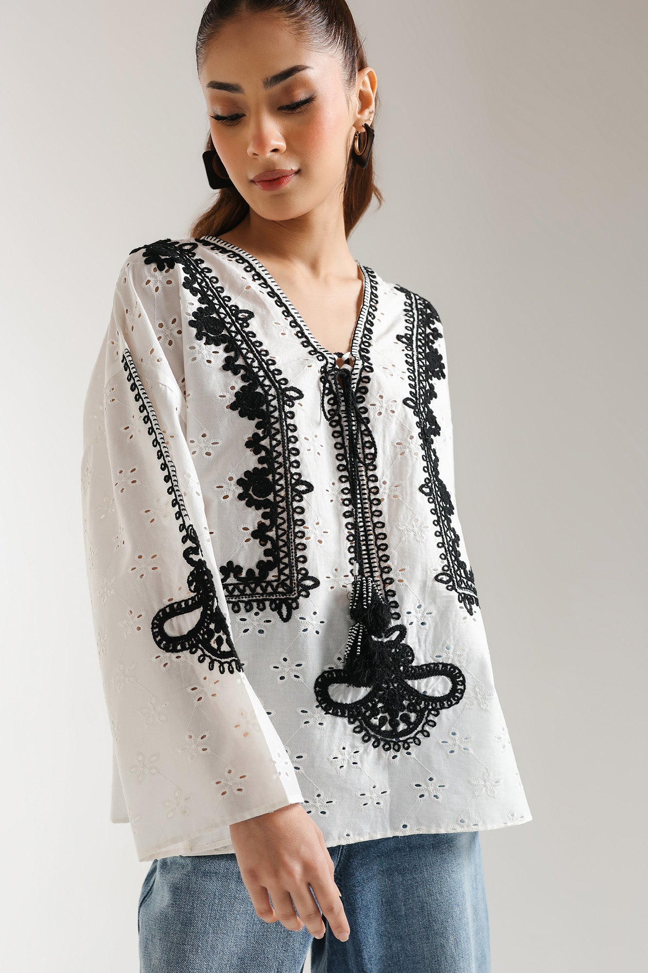 EMBROIDERED TOP (E0509/101/001)