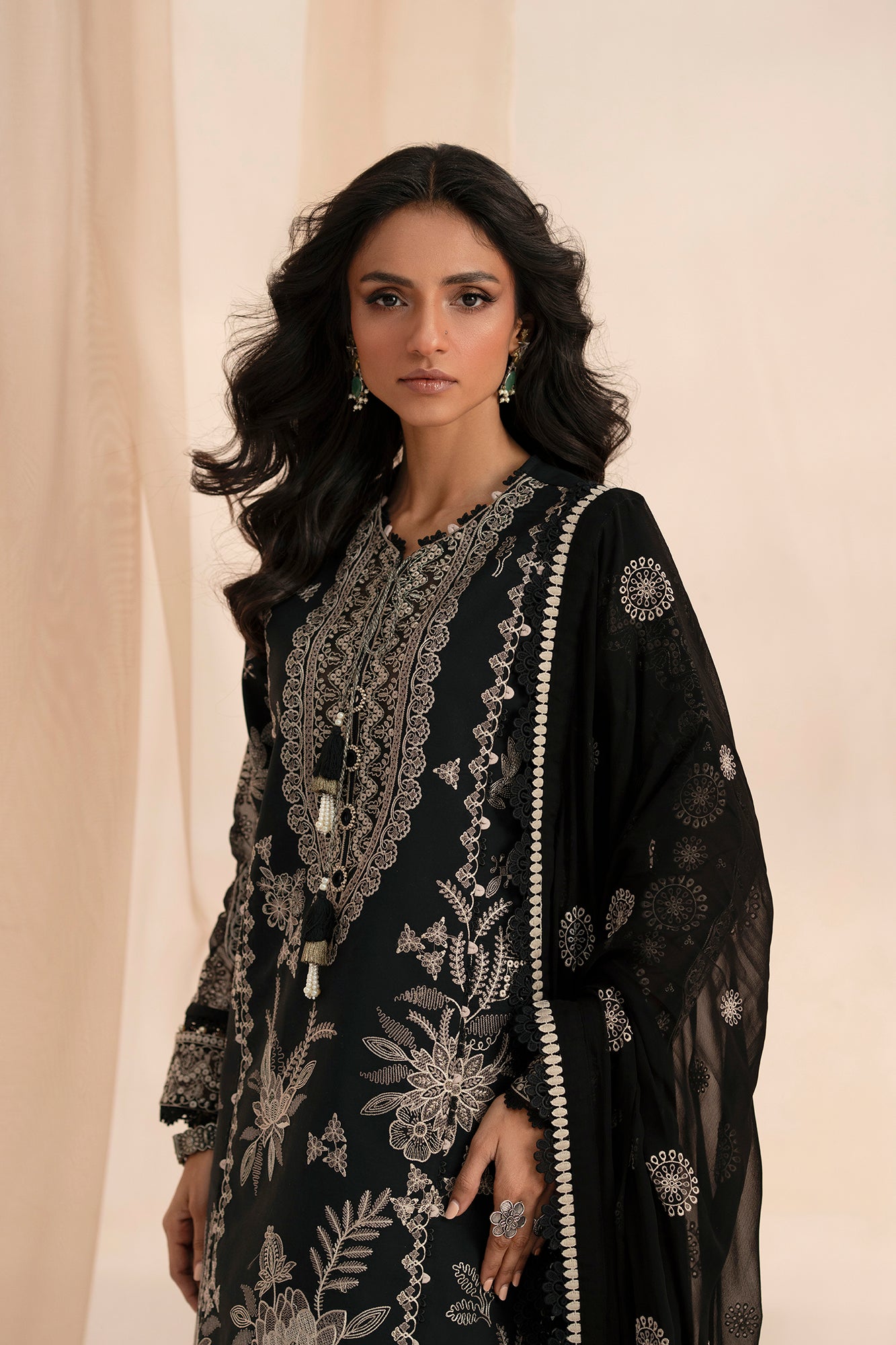 EMBROIDERED SUIT (E0526/203/902)