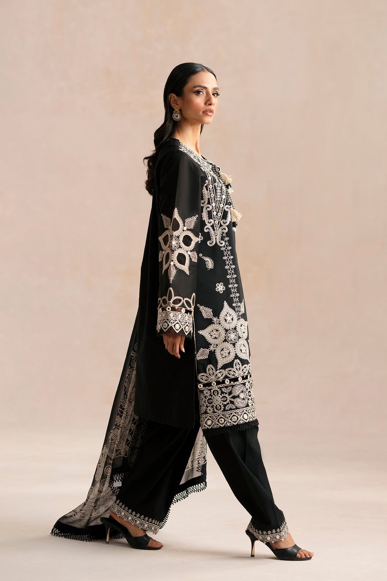 EMBROIDERED SUIT (E0529/203/902)