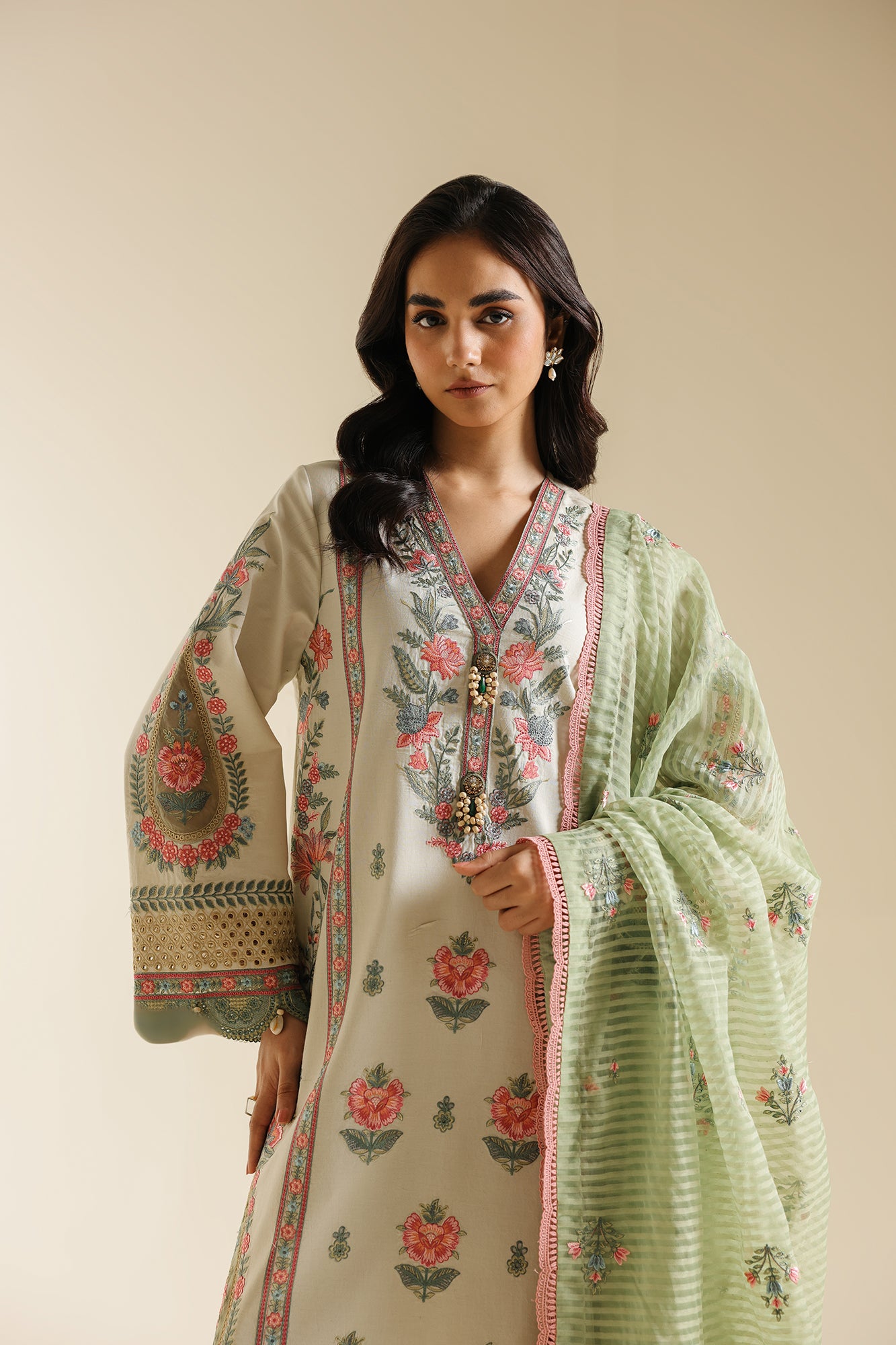 EMBROIDERED SUIT (E0540/203/004)