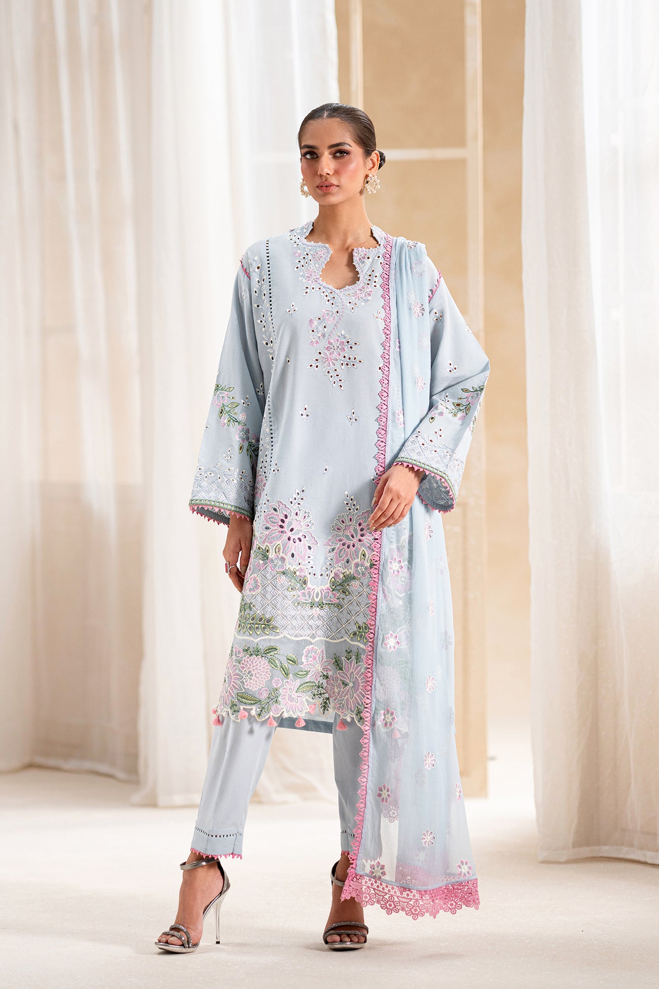 EMBROIDERED LAWN SUIT (E0542/203/616)