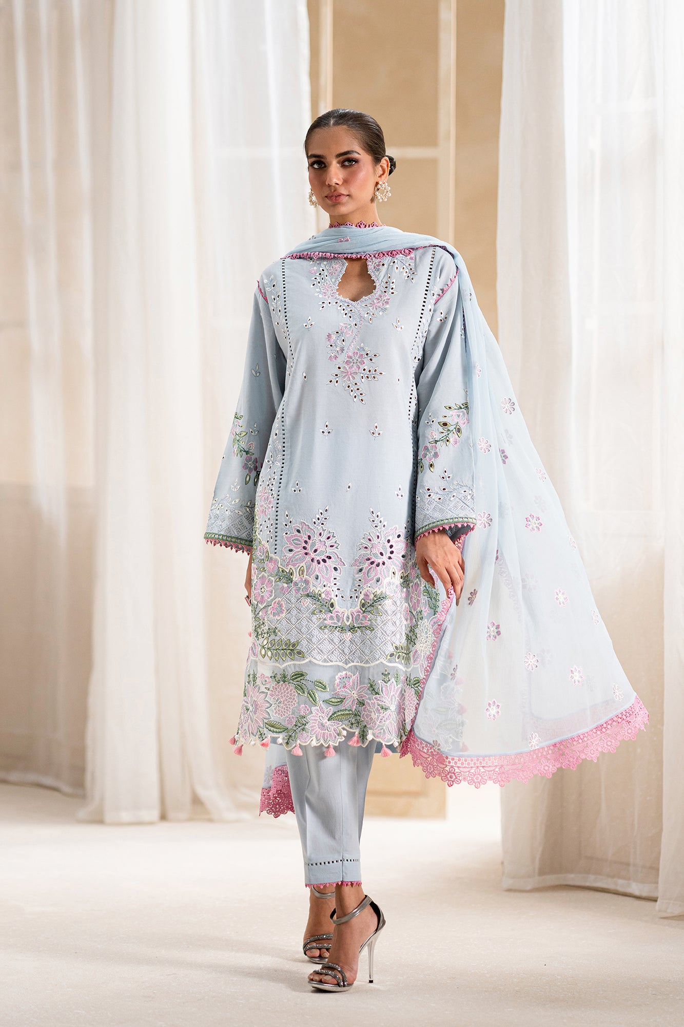 EMBROIDERED LAWN SUIT (E0542/203/616)
