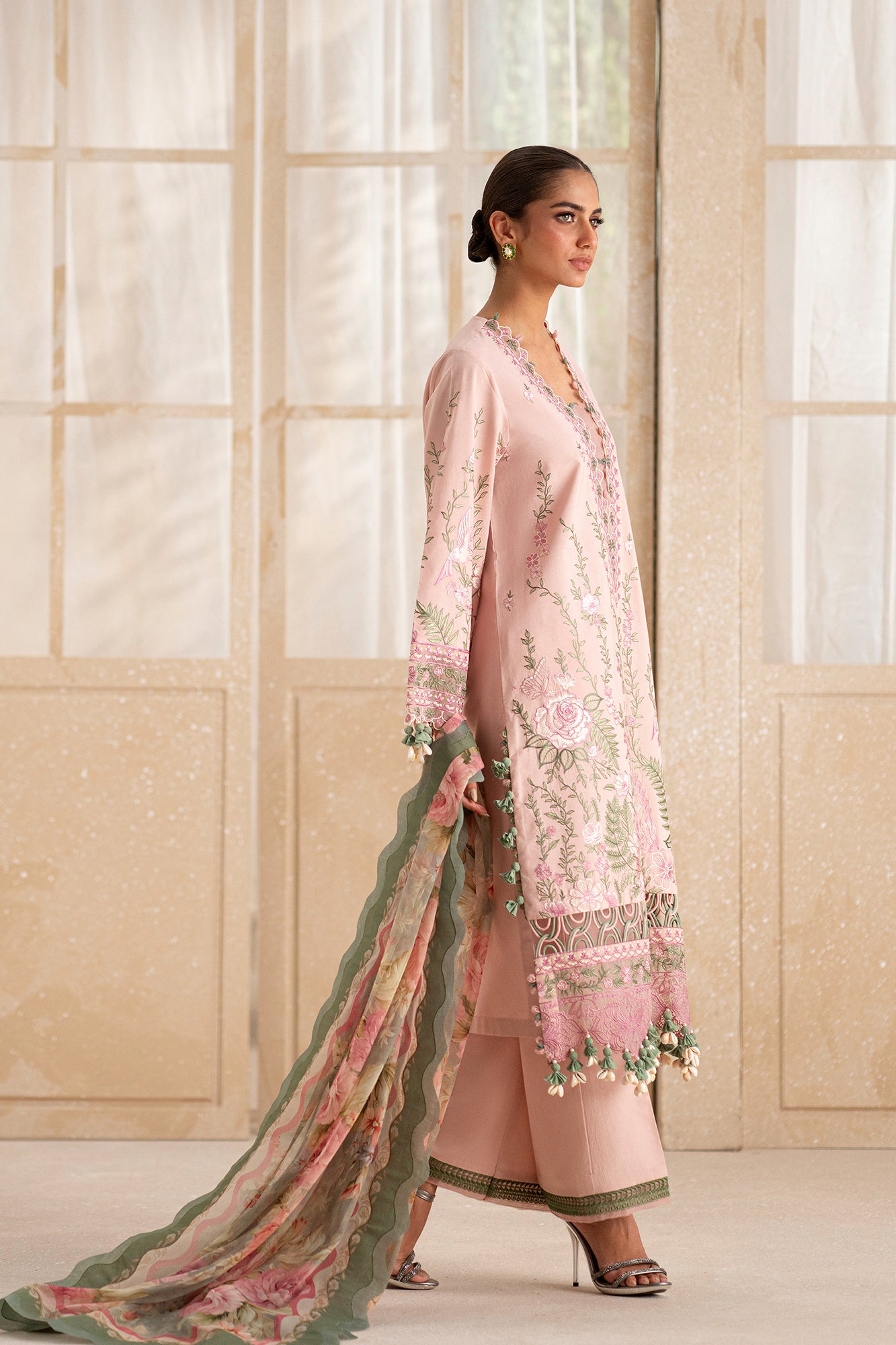 EMBROIDERED LAWN SUIT (E0543/203/329)