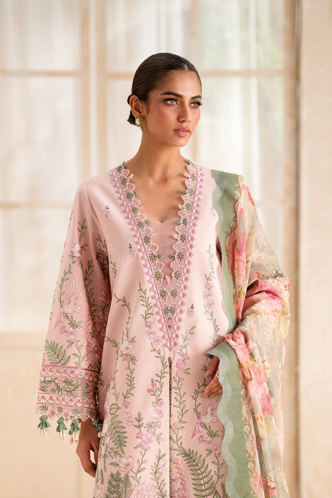 EMBROIDERED LAWN SUIT (E0543/203/329)