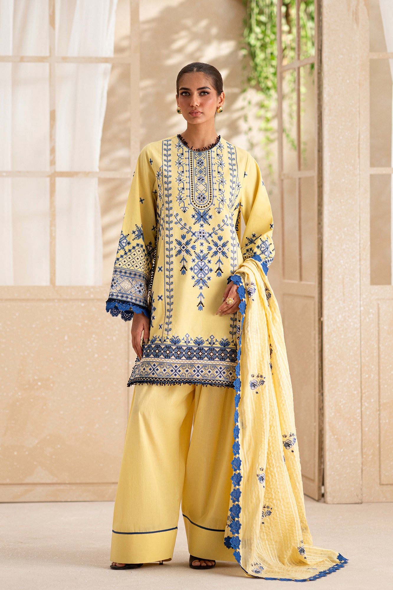 EMBROIDERED LAWN SUIT (E0545/203/110)