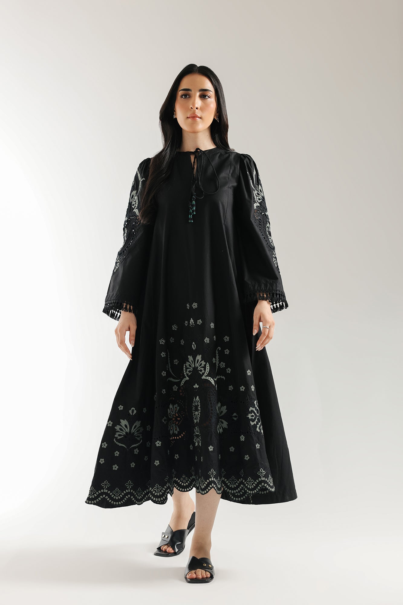 EMBROIDERED DRESS (E0547/101/901)