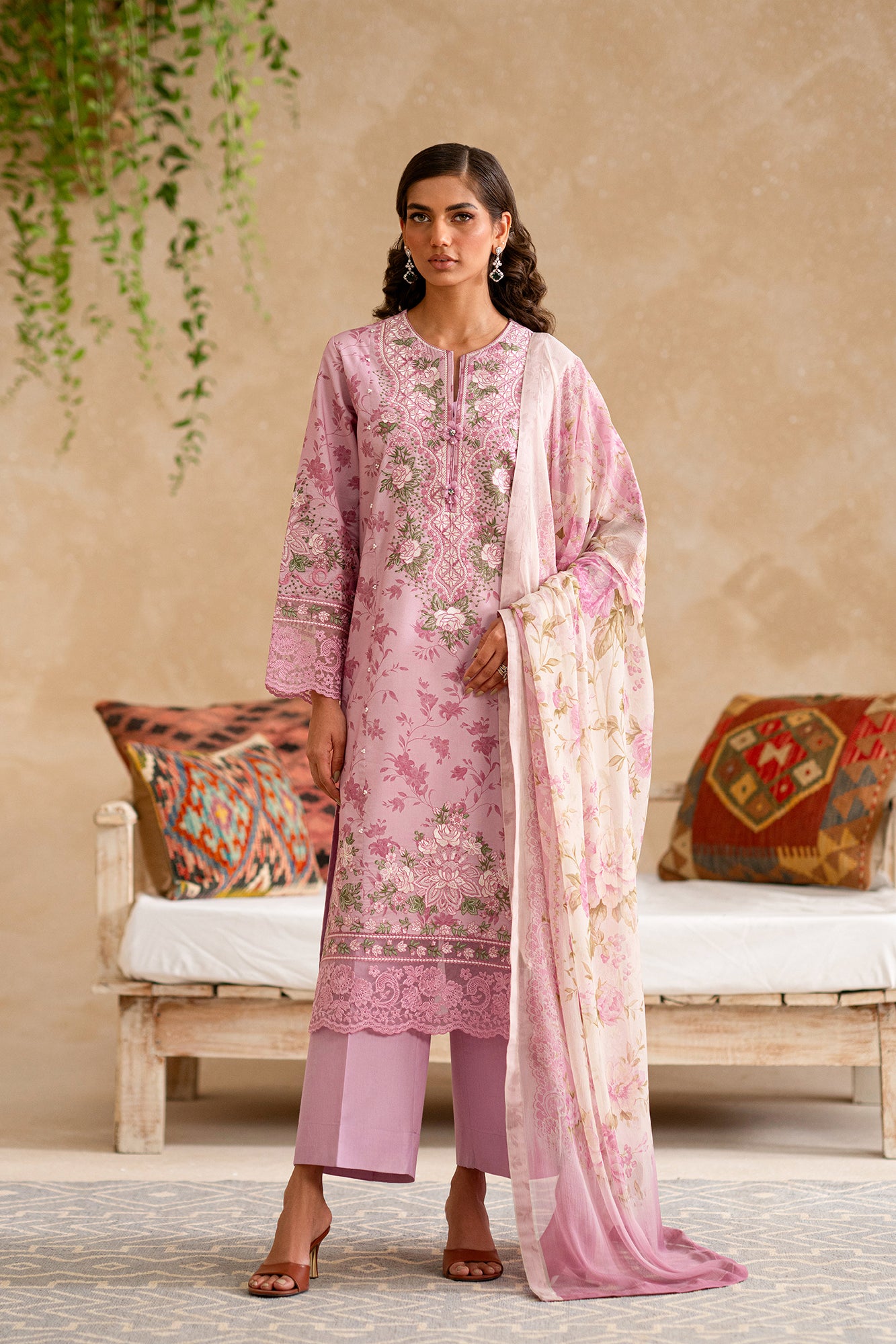 EMBROIDERED SUIT (E0547/203/413)