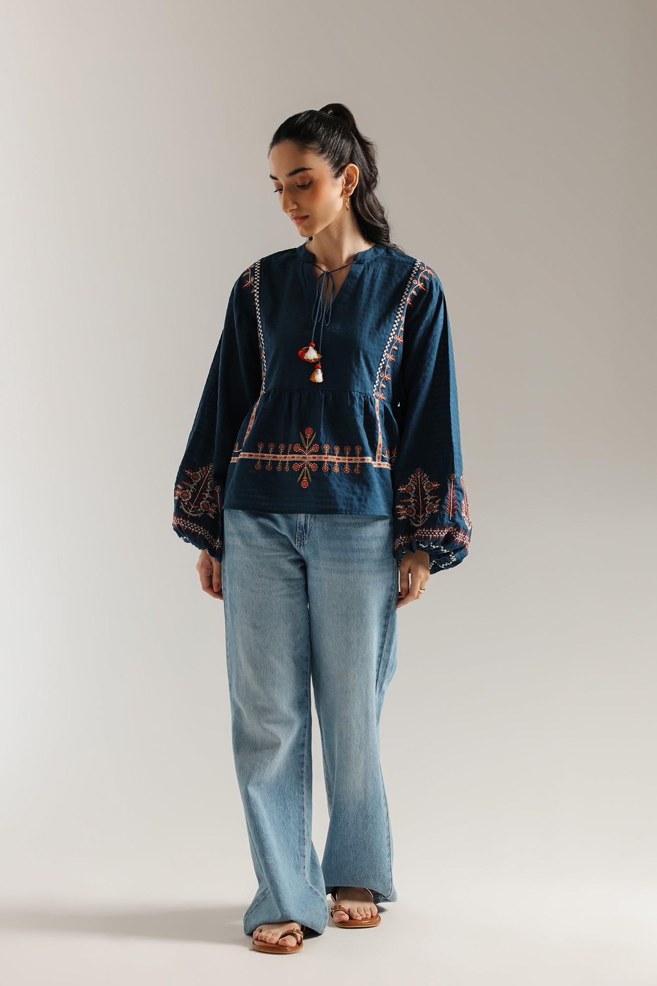 EMBROIDERED TOP (E0548/101/622)