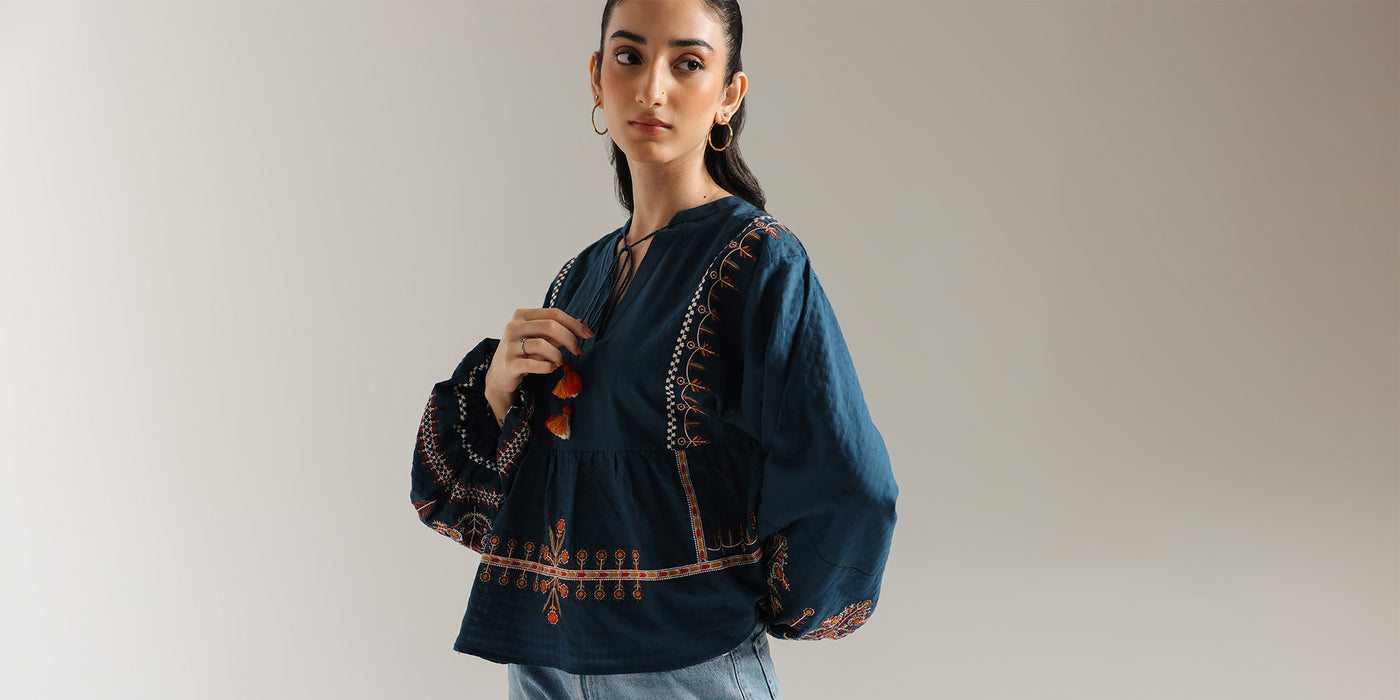 EMBROIDERED TOP (E0548/101/622)