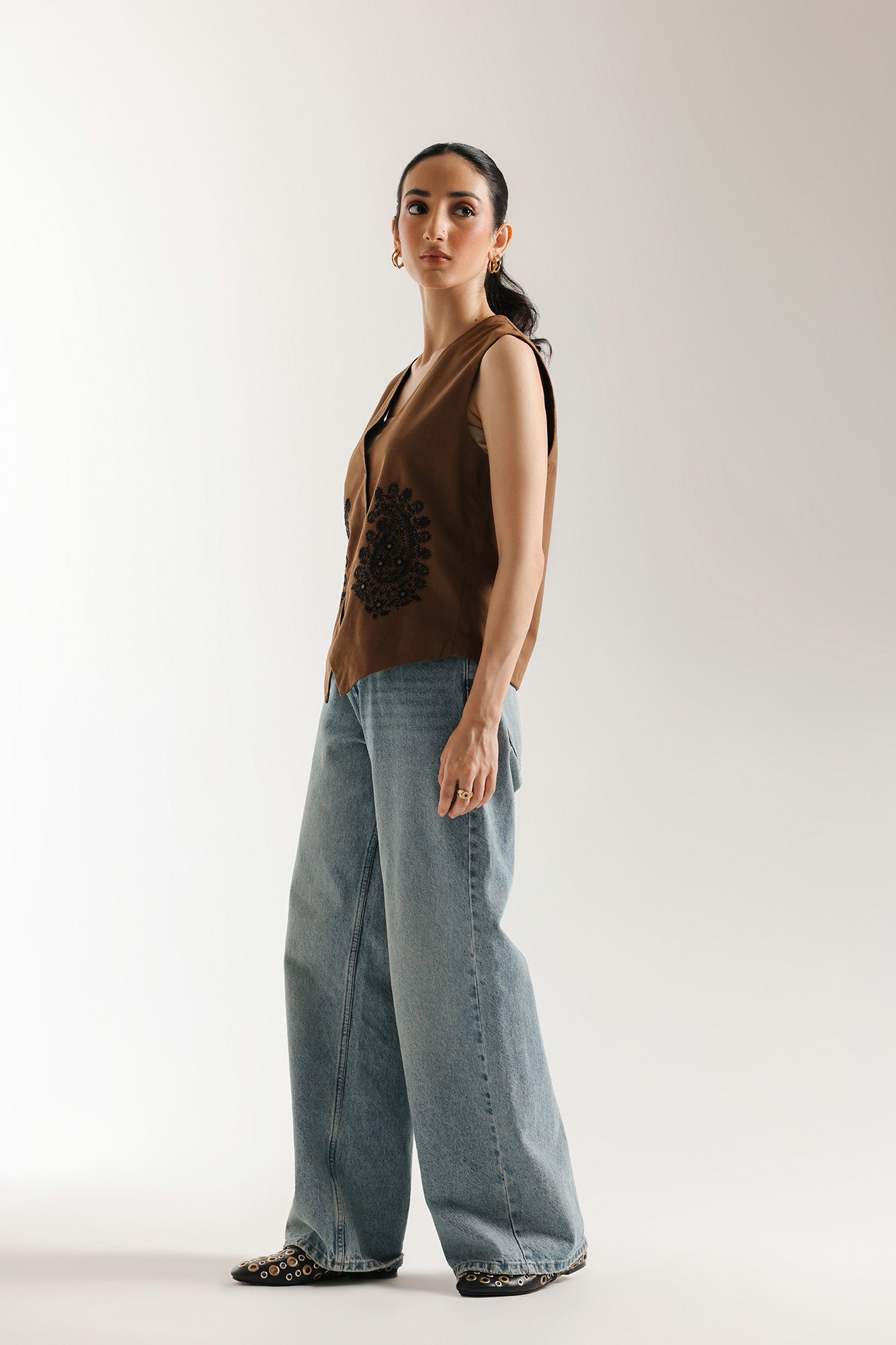 EMBROIDERED WAISTCOAT (E0552/101/217)