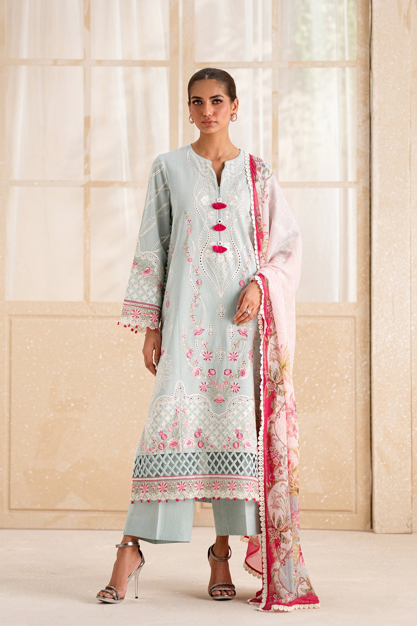 EMBROIDERED LAWN SUIT (E0552/203/721)
