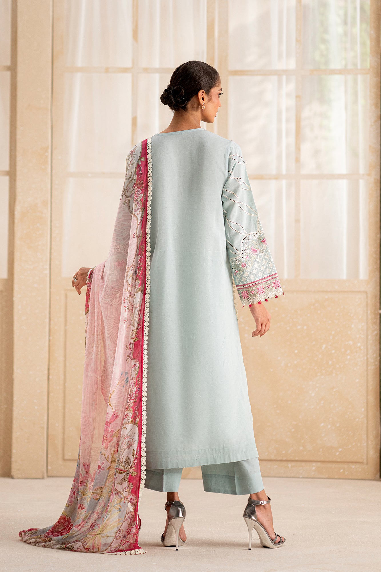 EMBROIDERED LAWN SUIT (E0552/203/721)