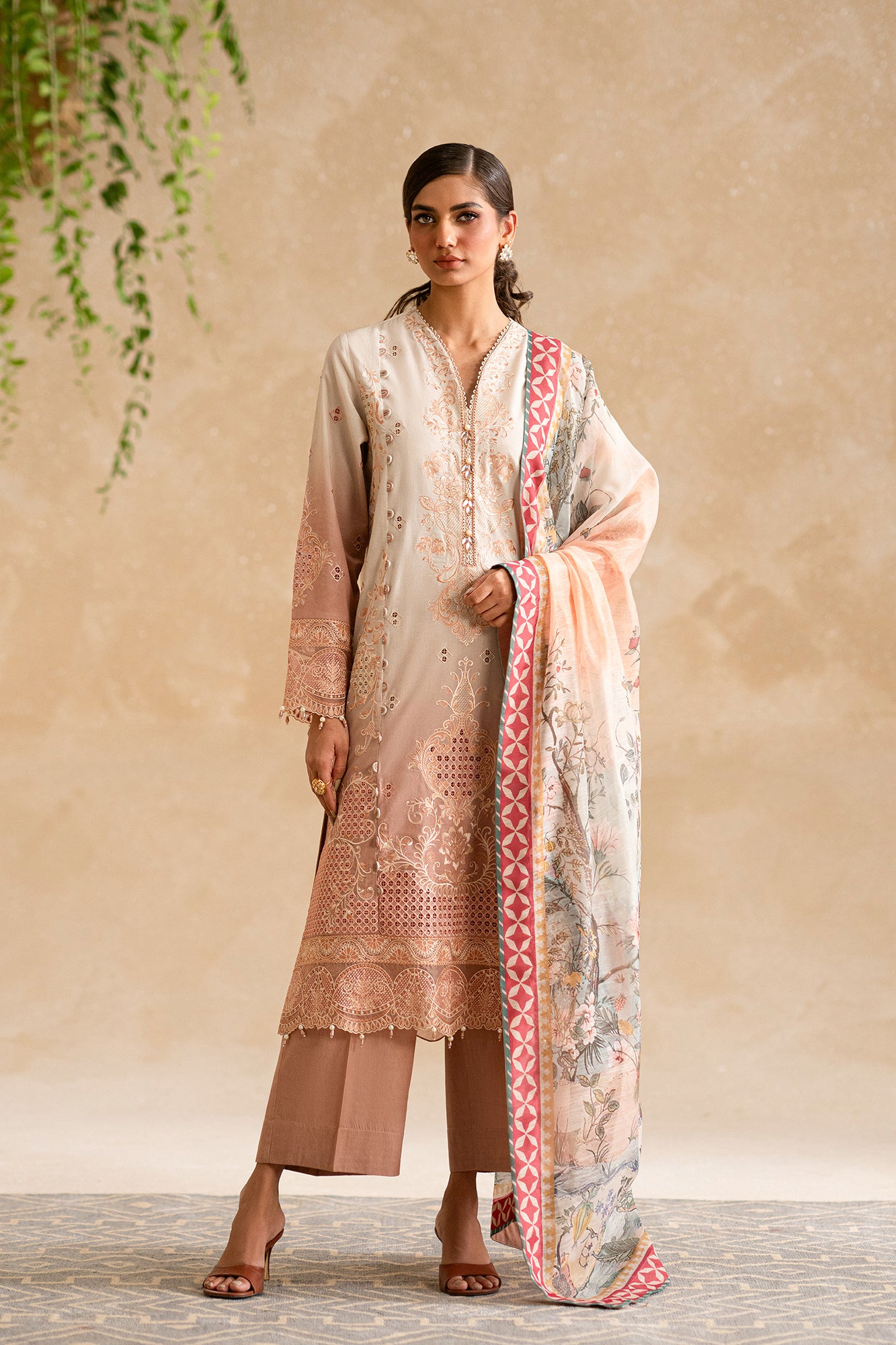 EMBROIDERED SUIT (E0555/203/807)